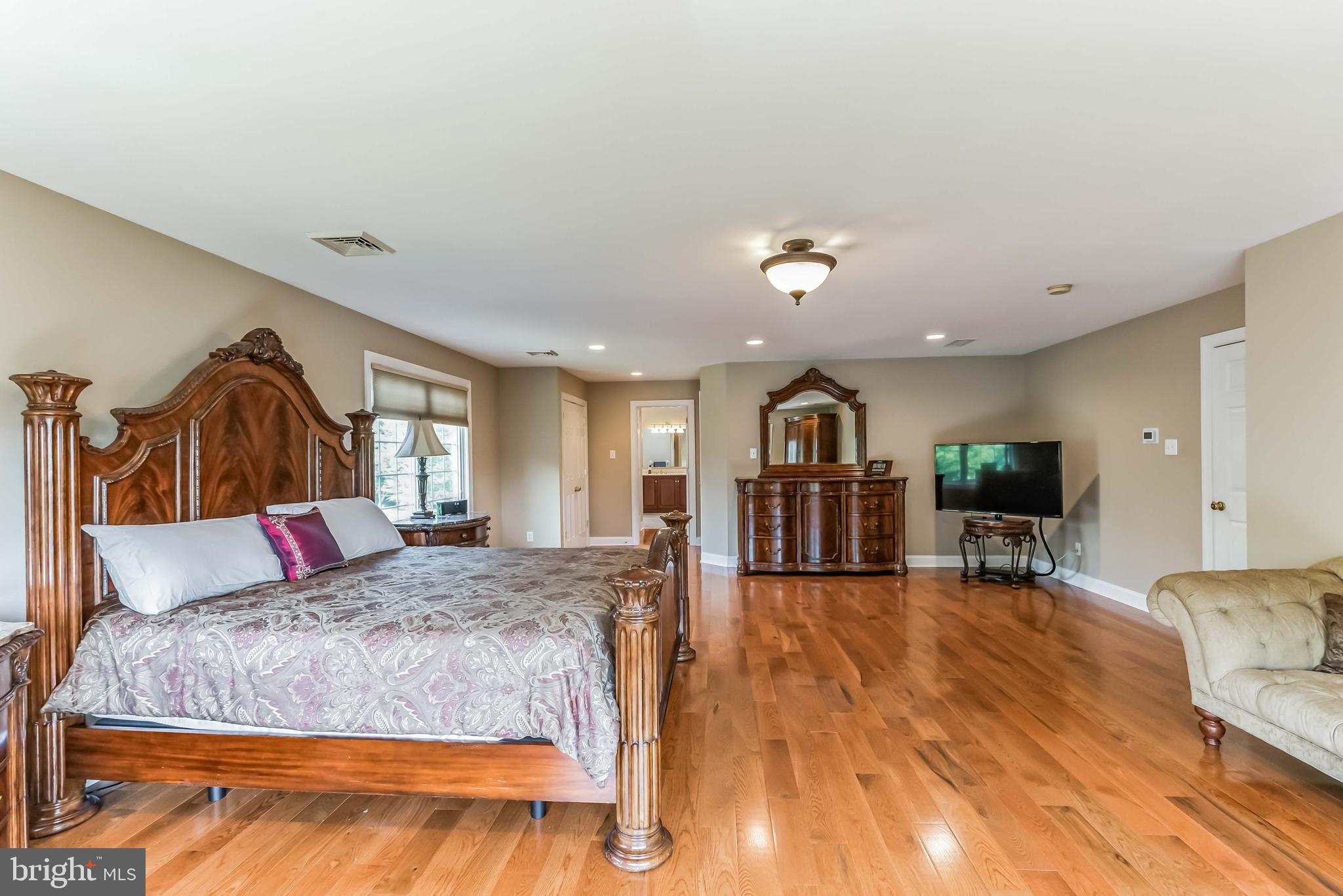 FOULKE MANOR - Residential