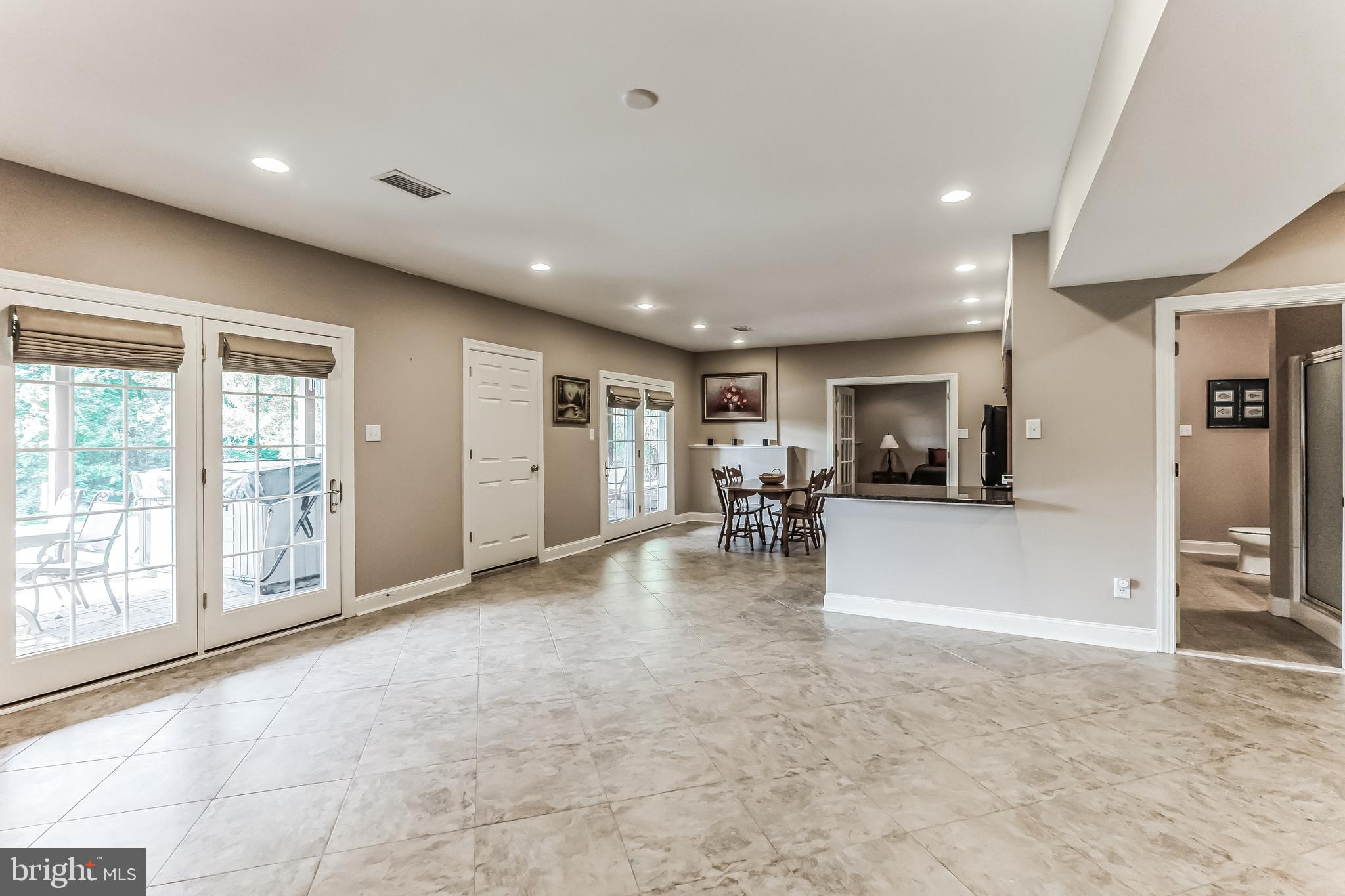 FOULKE MANOR - Residential