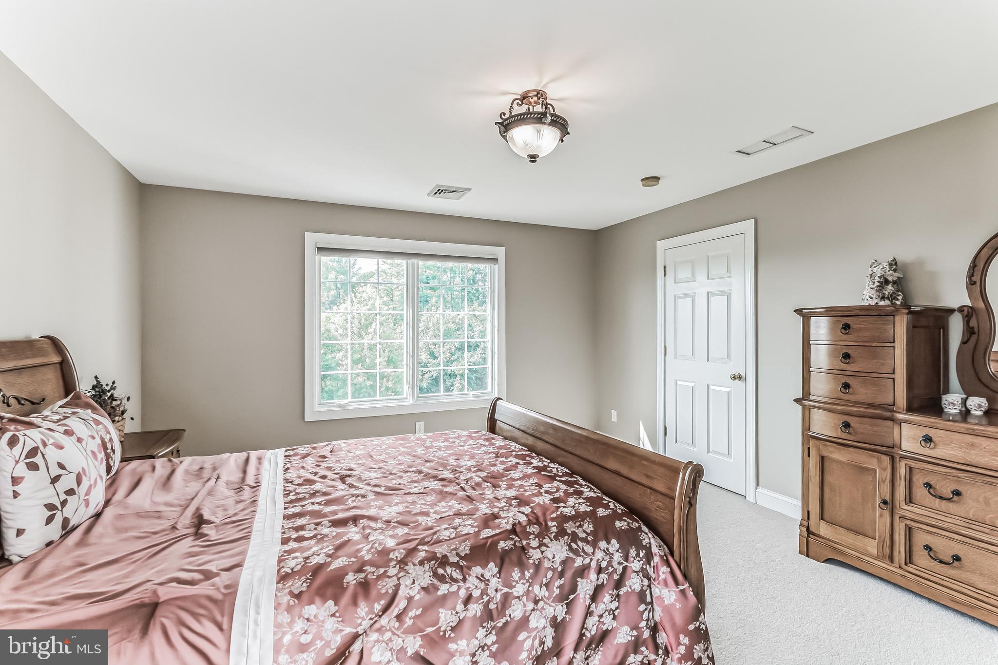 FOULKE MANOR - Residential