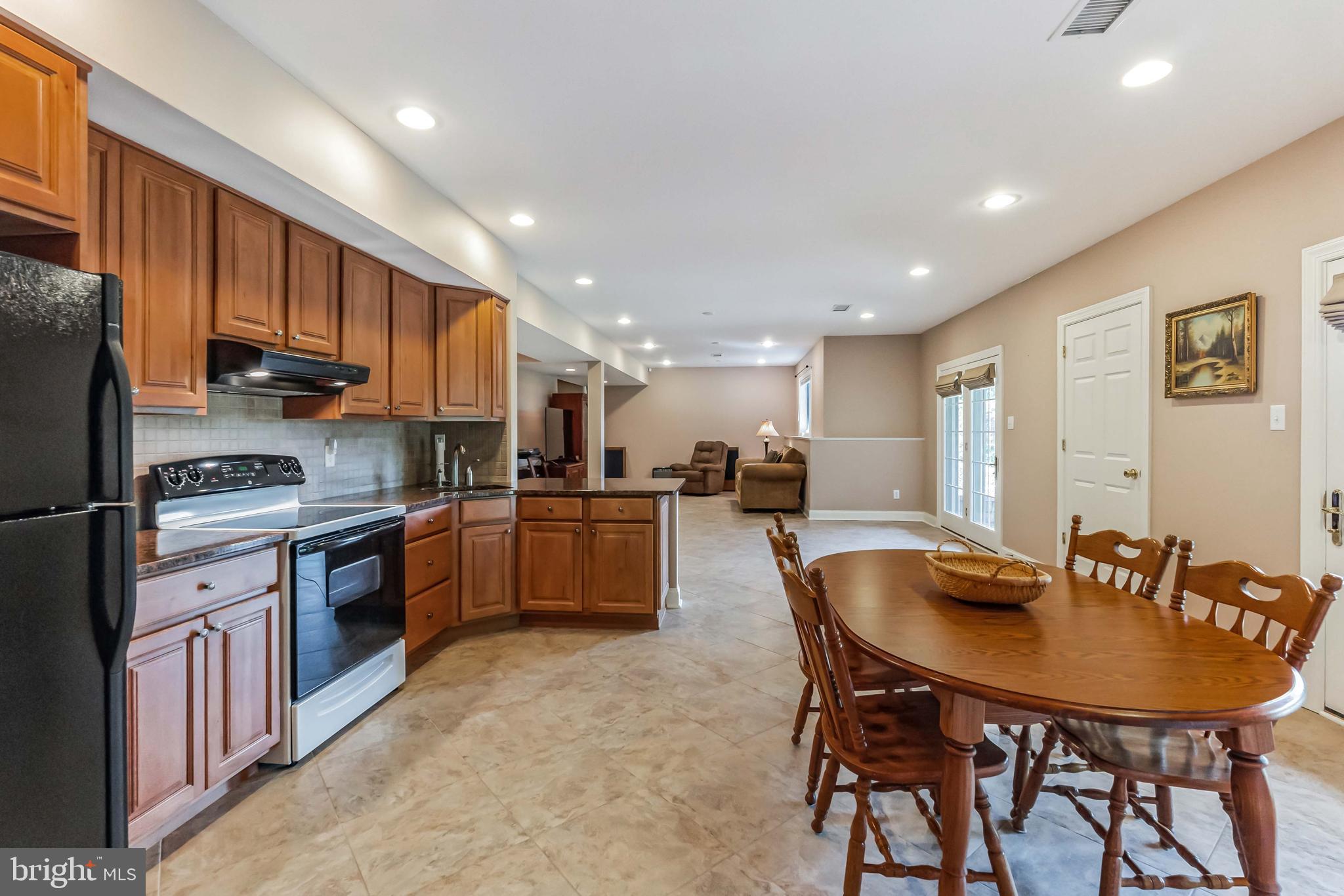 FOULKE MANOR - Residential