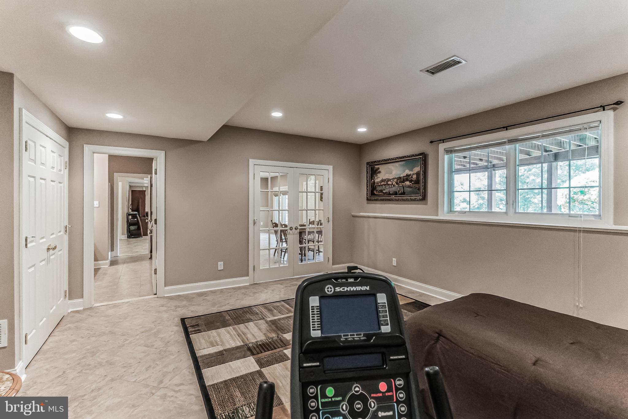 FOULKE MANOR - Residential