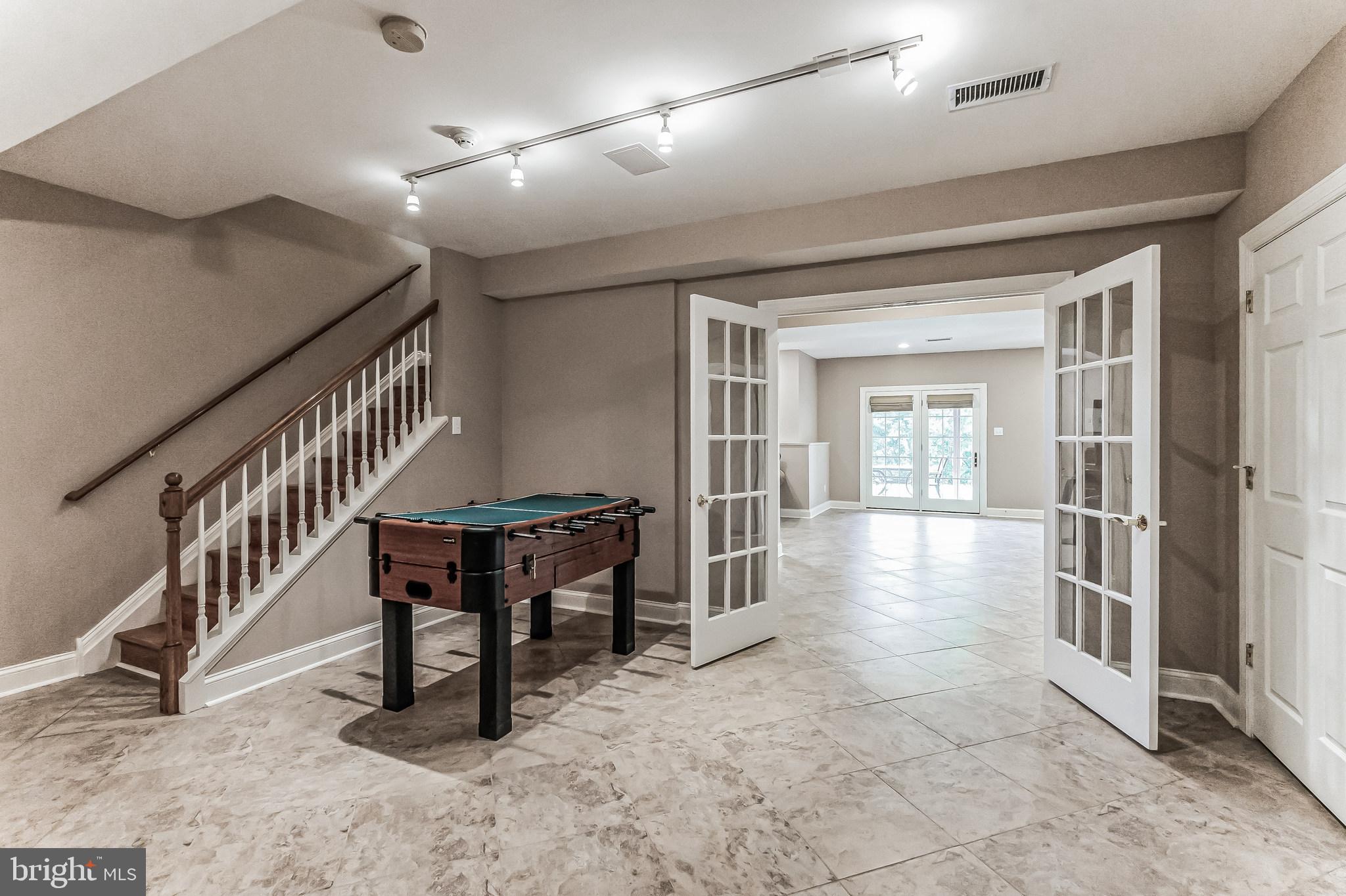 FOULKE MANOR - Residential