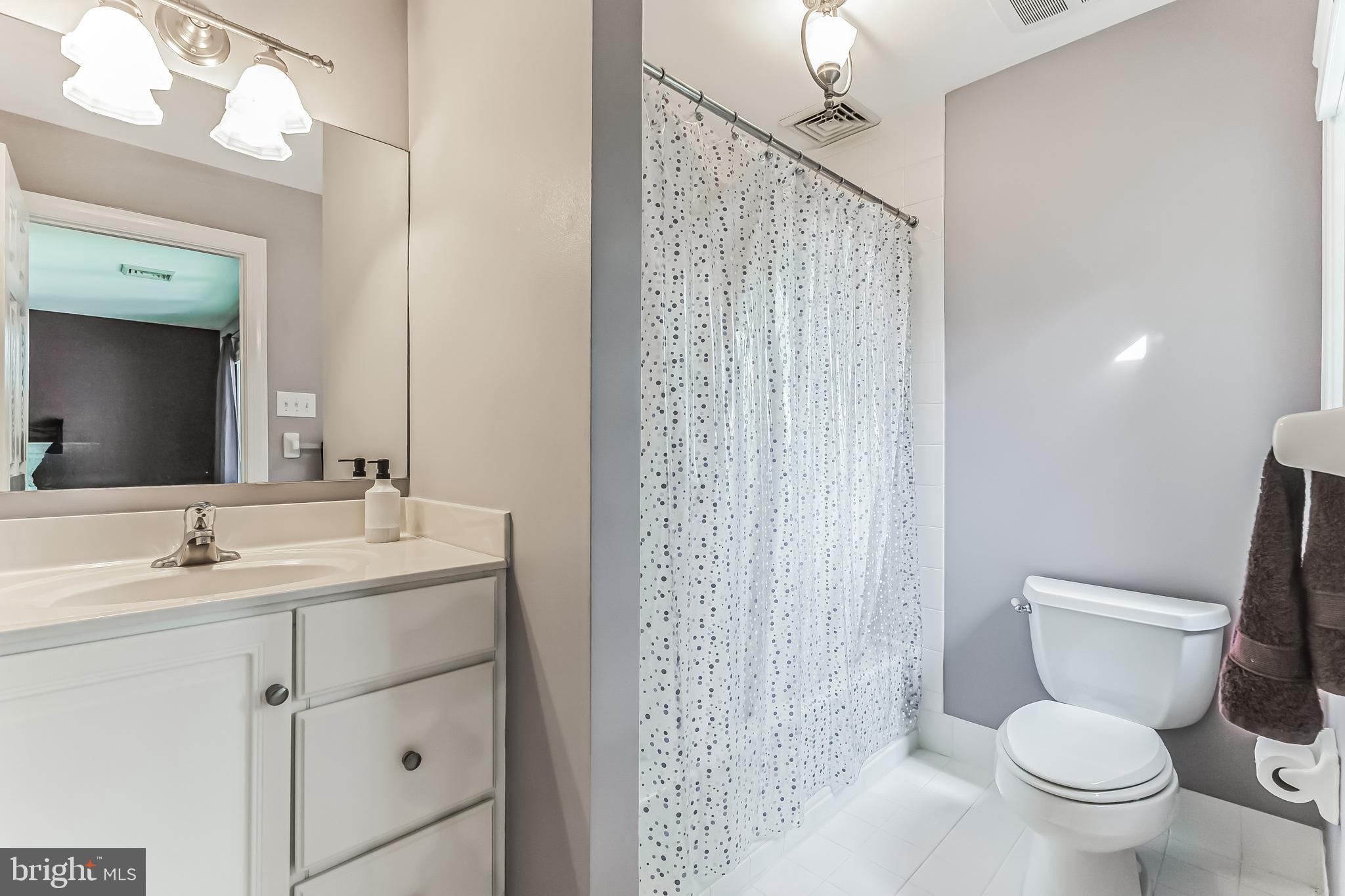 FOULKE MANOR - Residential