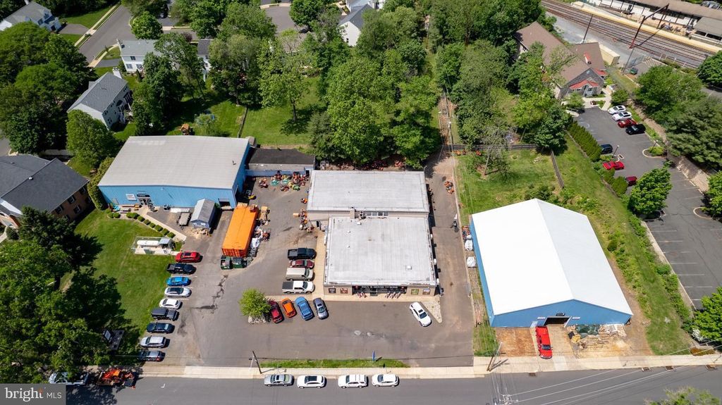 Photo of 190 S Clinton Street, DOYLESTOWN, PA 18901 (MLS # PABU2071066)