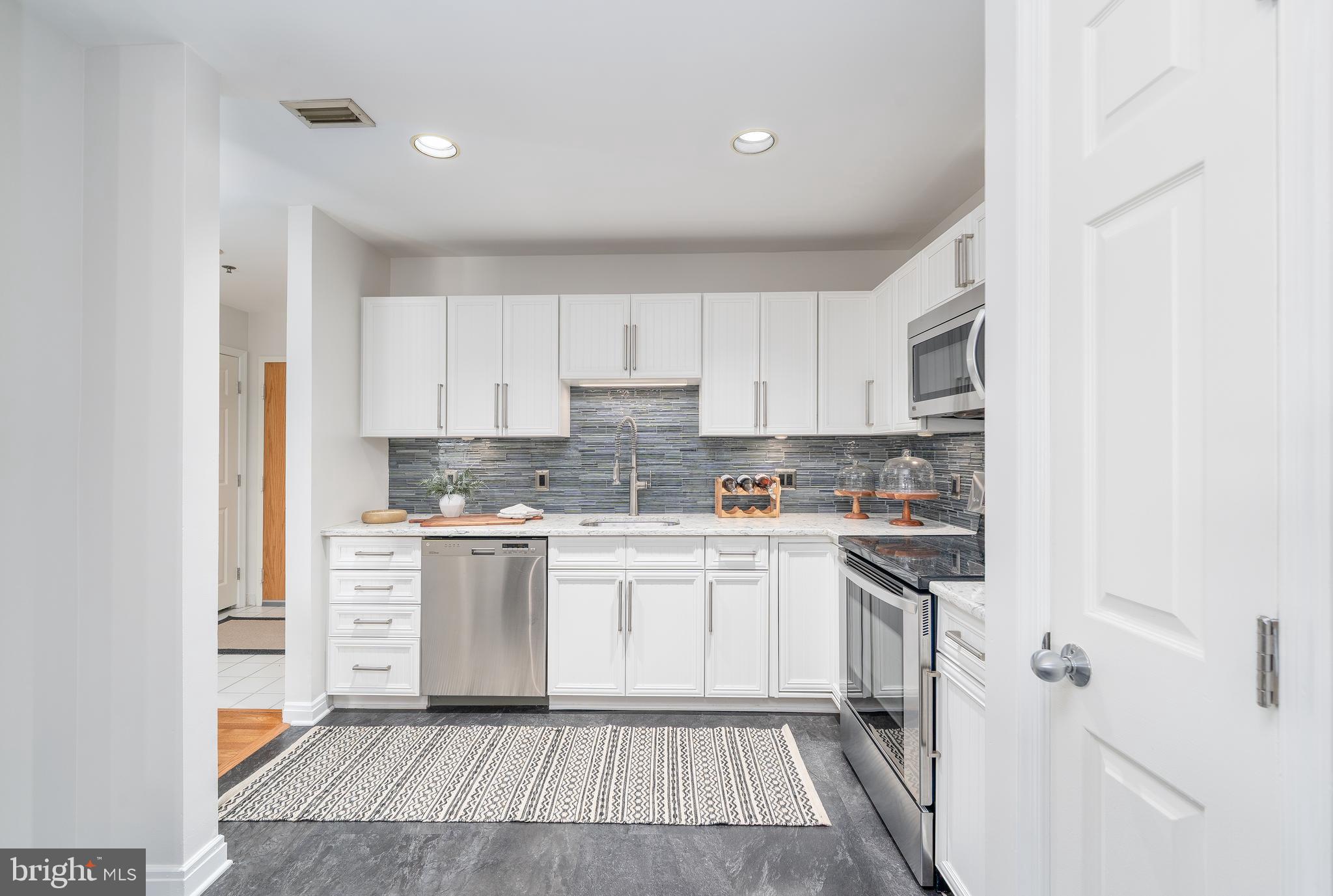 CANTON WATERFRONT - Residential