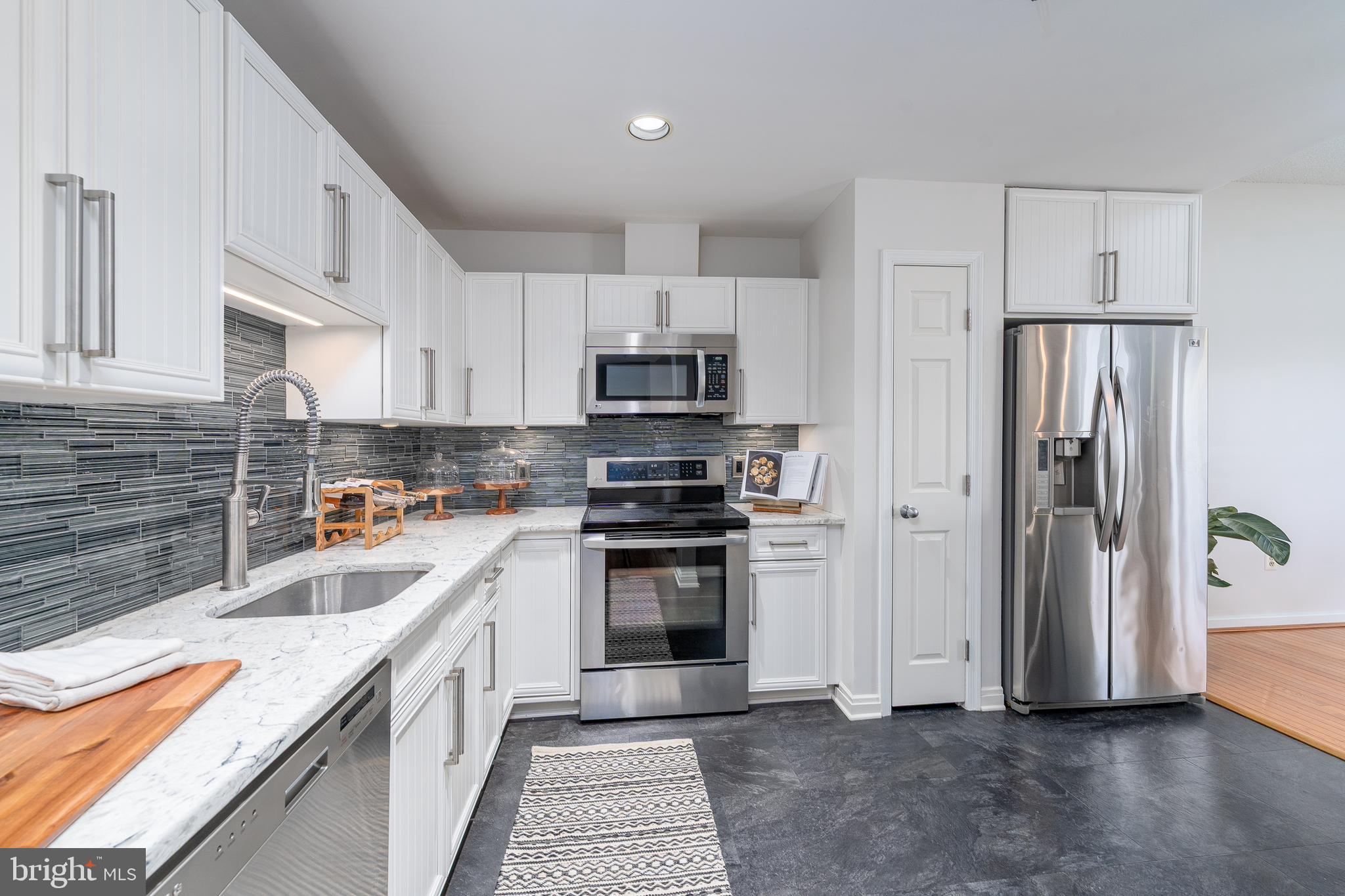 CANTON WATERFRONT - Residential