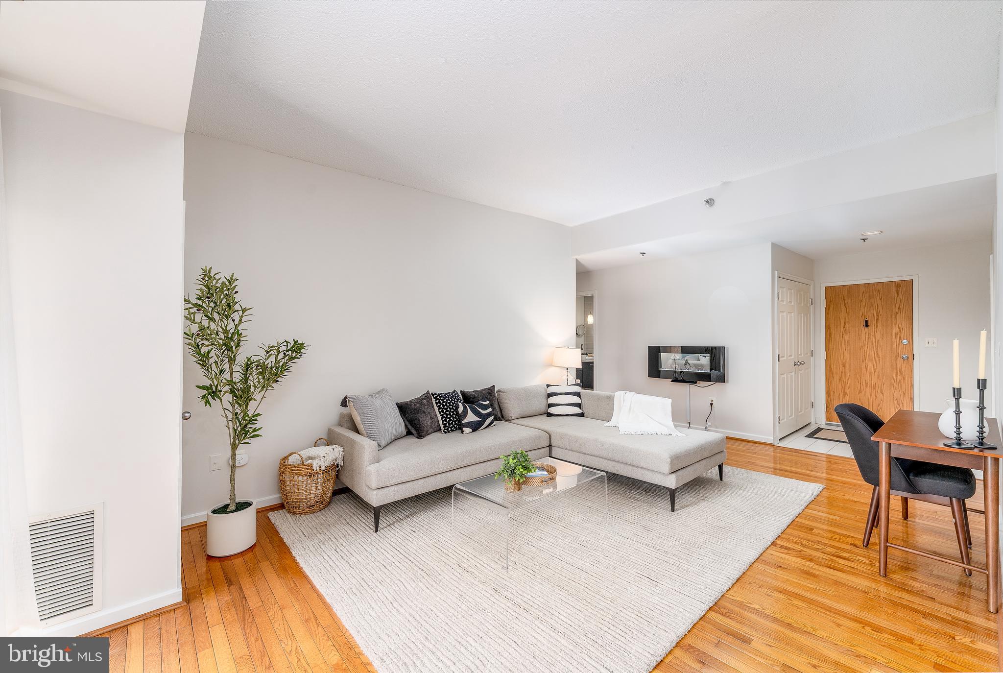 CANTON WATERFRONT - Residential