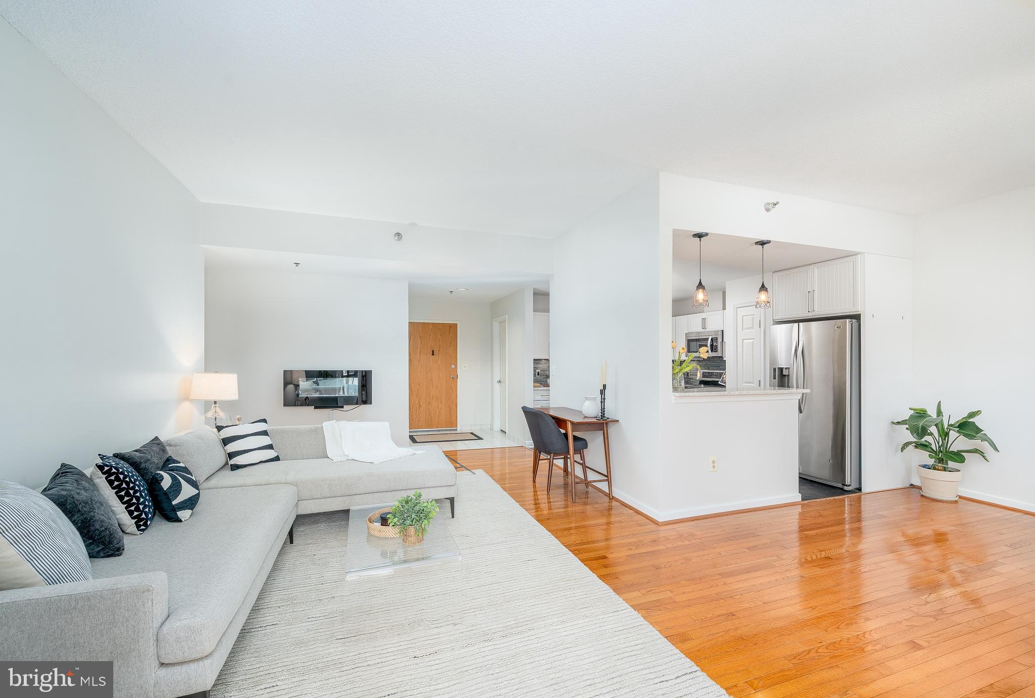 CANTON WATERFRONT - Residential