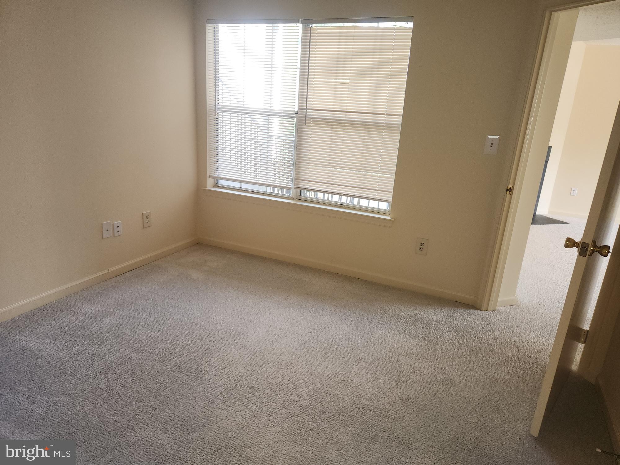 VISTAS AT LAUREL LAKES - Residential Lease