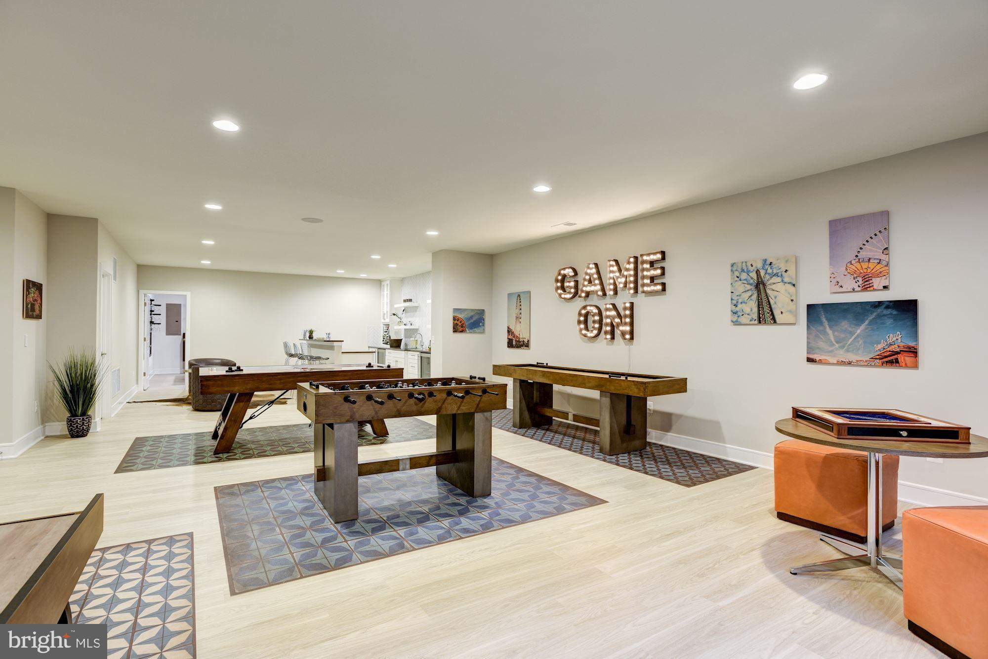 MEADOWBROOK - Residential