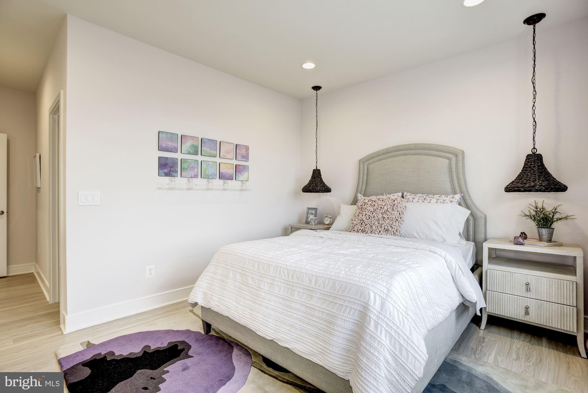 MEADOWBROOK - Residential