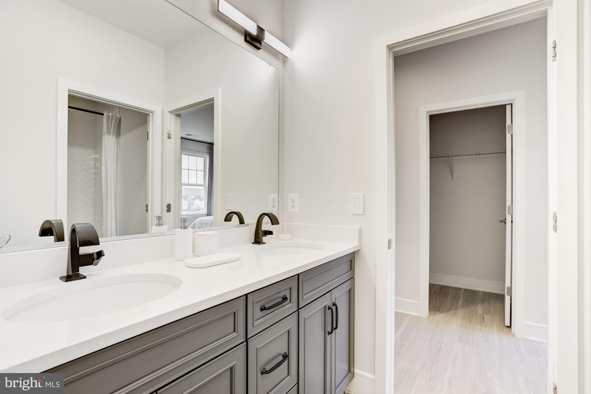 MEADOWBROOK - Residential