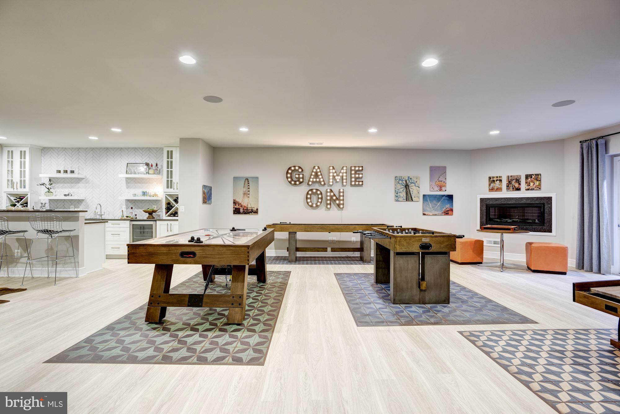 MEADOWBROOK - Residential