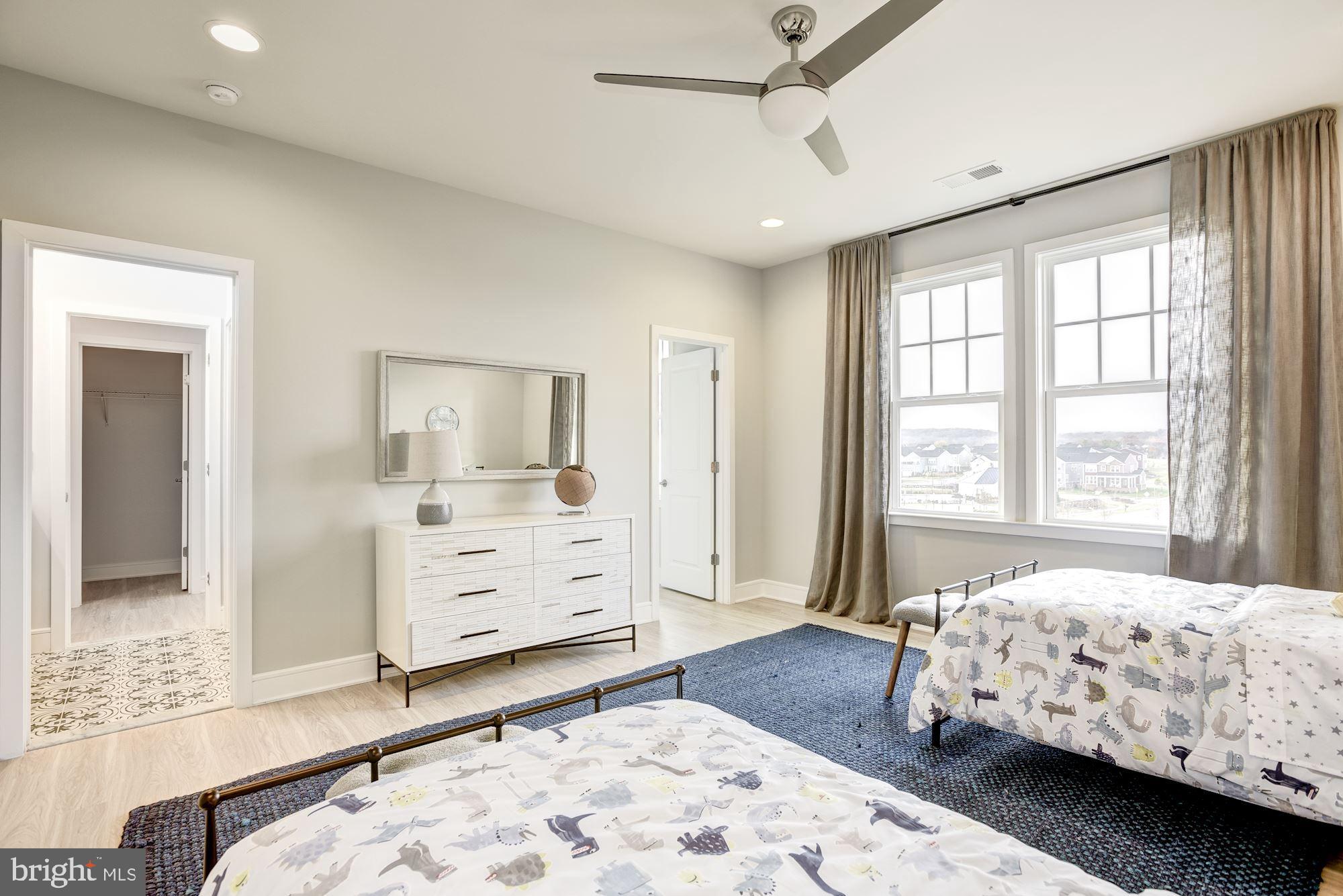 MEADOWBROOK - Residential