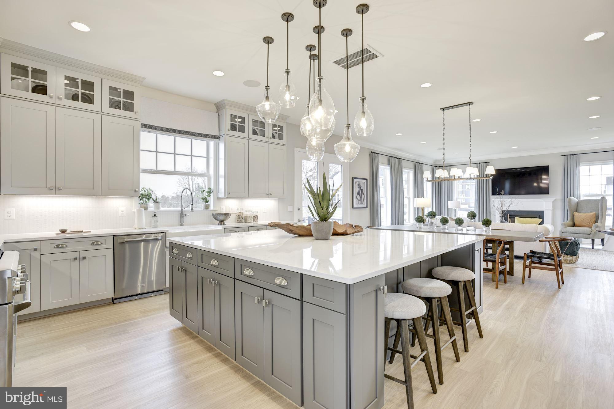 MEADOWBROOK - Residential