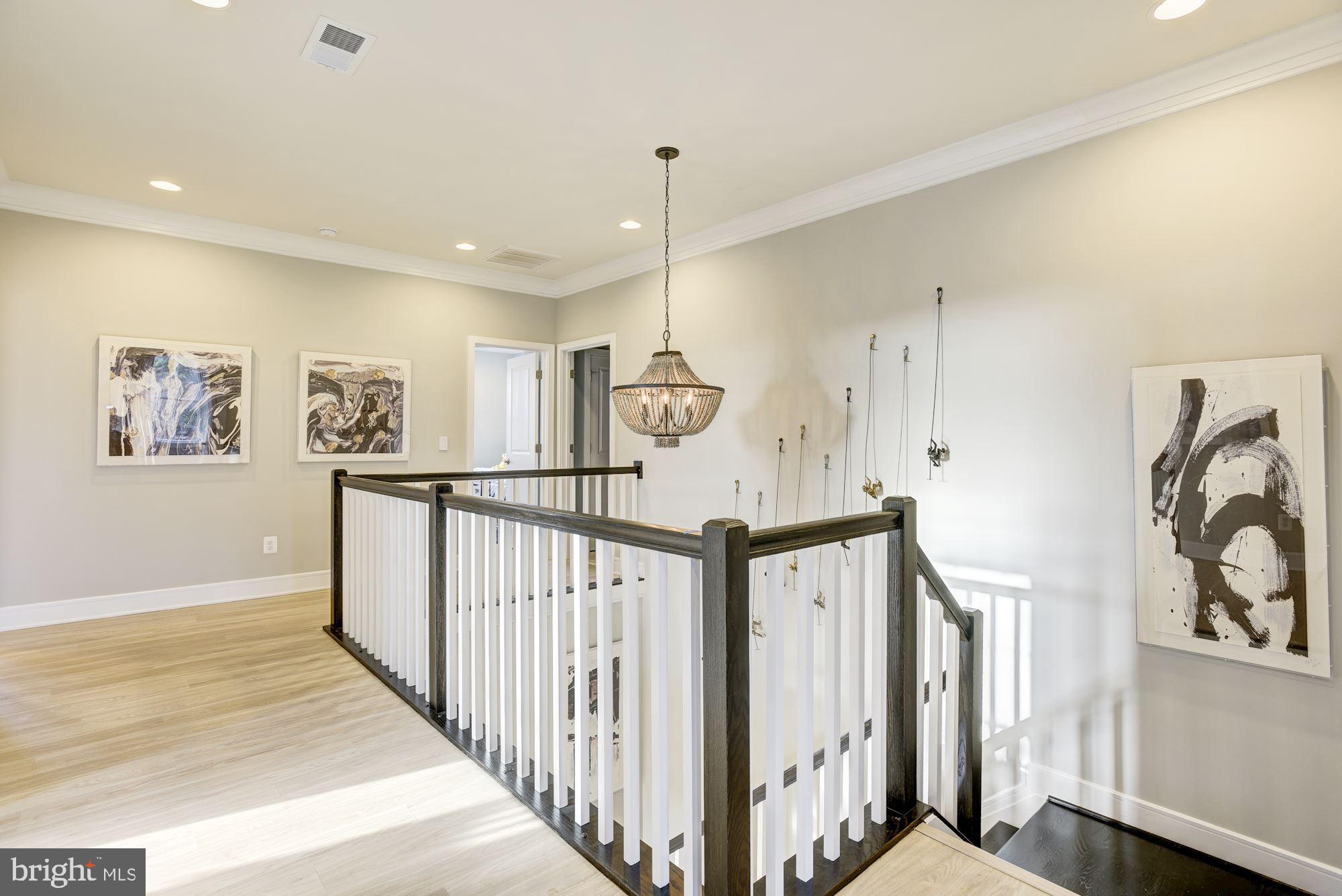 MEADOWBROOK - Residential