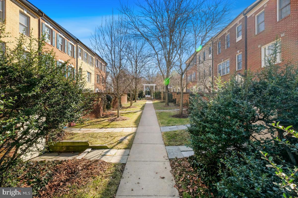 KENTLANDS - Residential