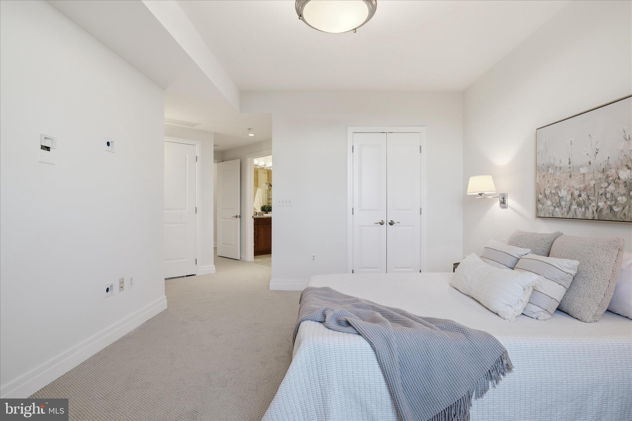 ONE PARK CREST CONDOMINIUM - Residential