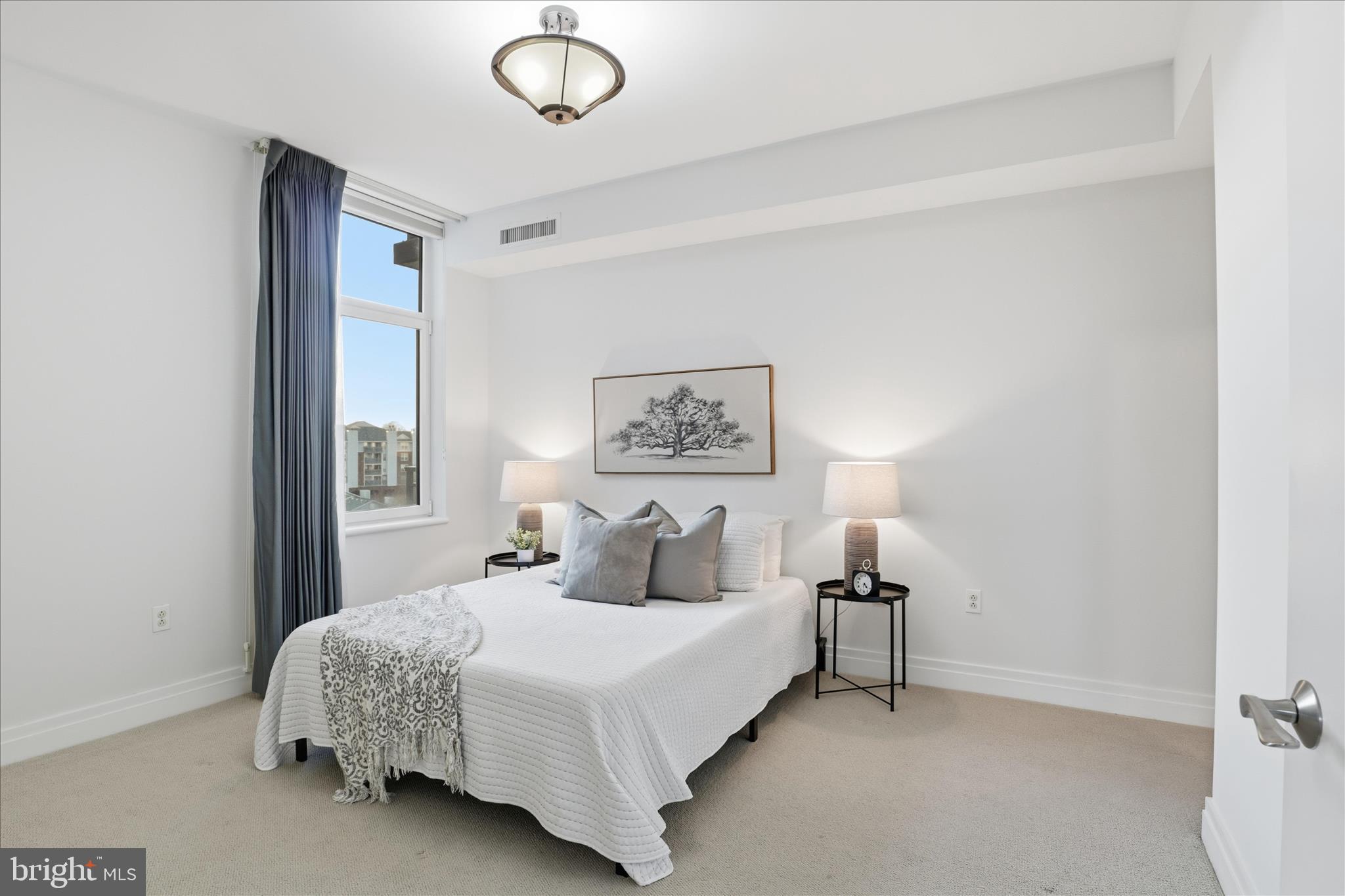 ONE PARK CREST CONDOMINIUM - Residential