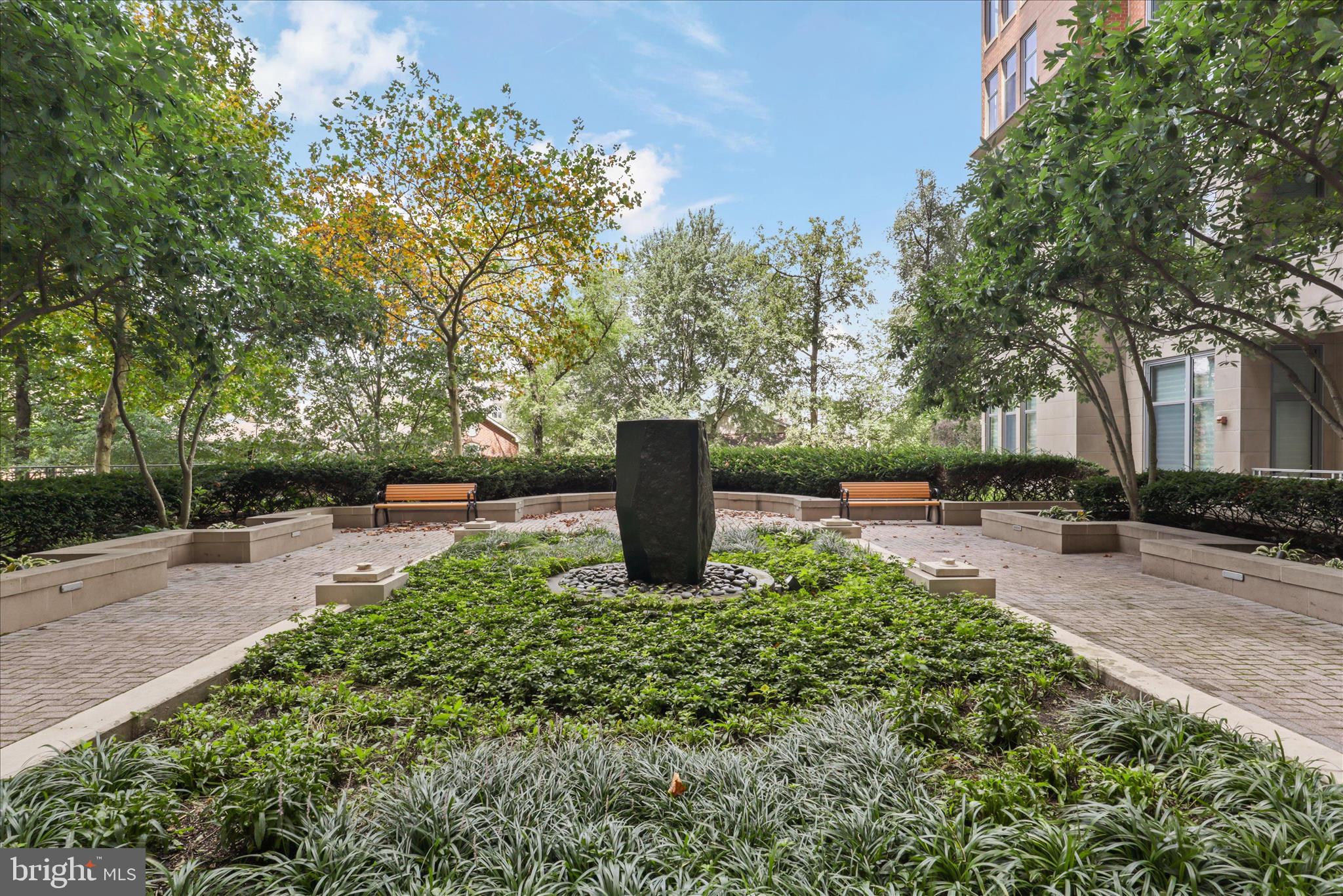 ONE PARK CREST CONDOMINIUM - Residential