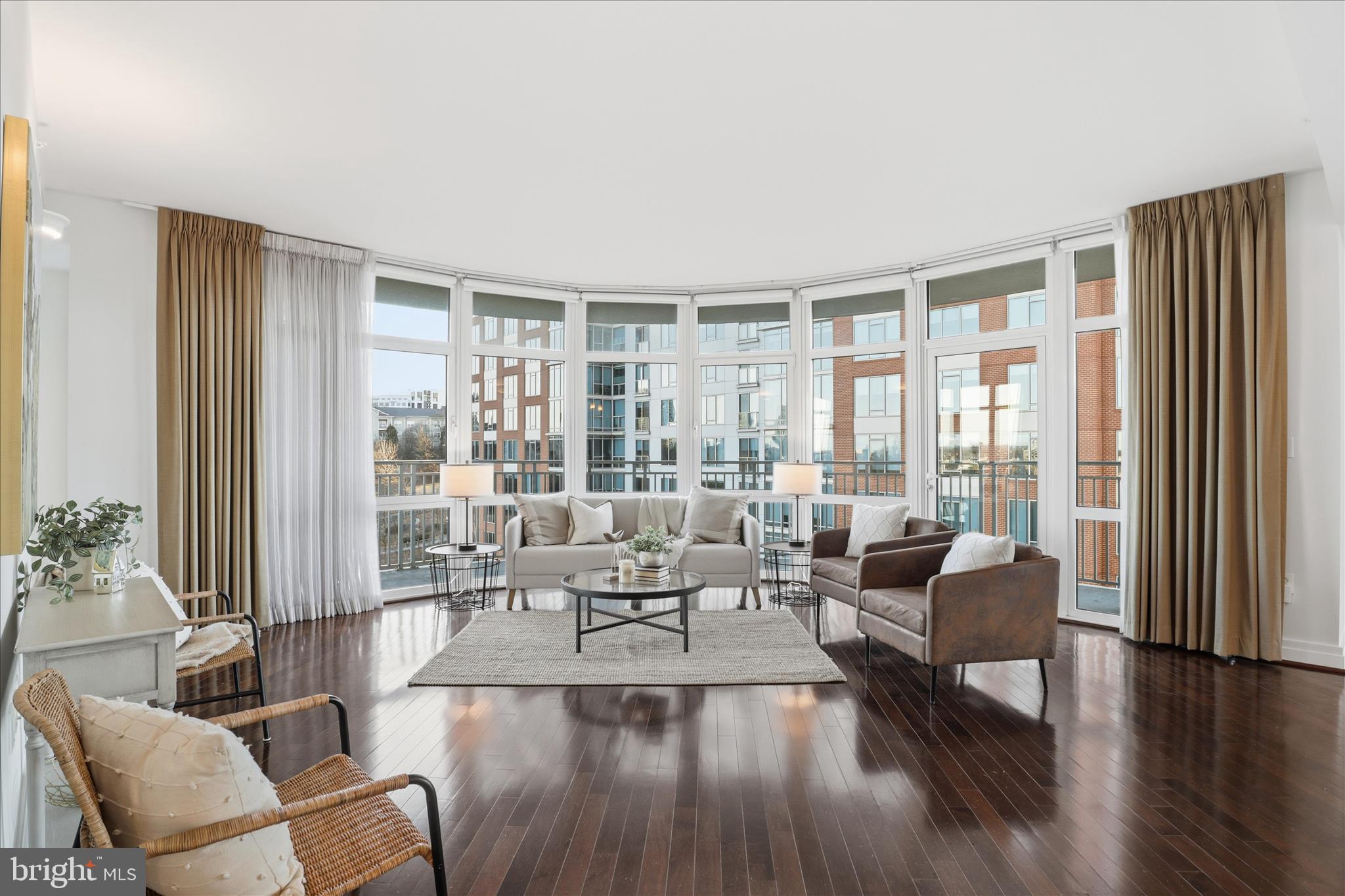 ONE PARK CREST CONDOMINIUM - Residential