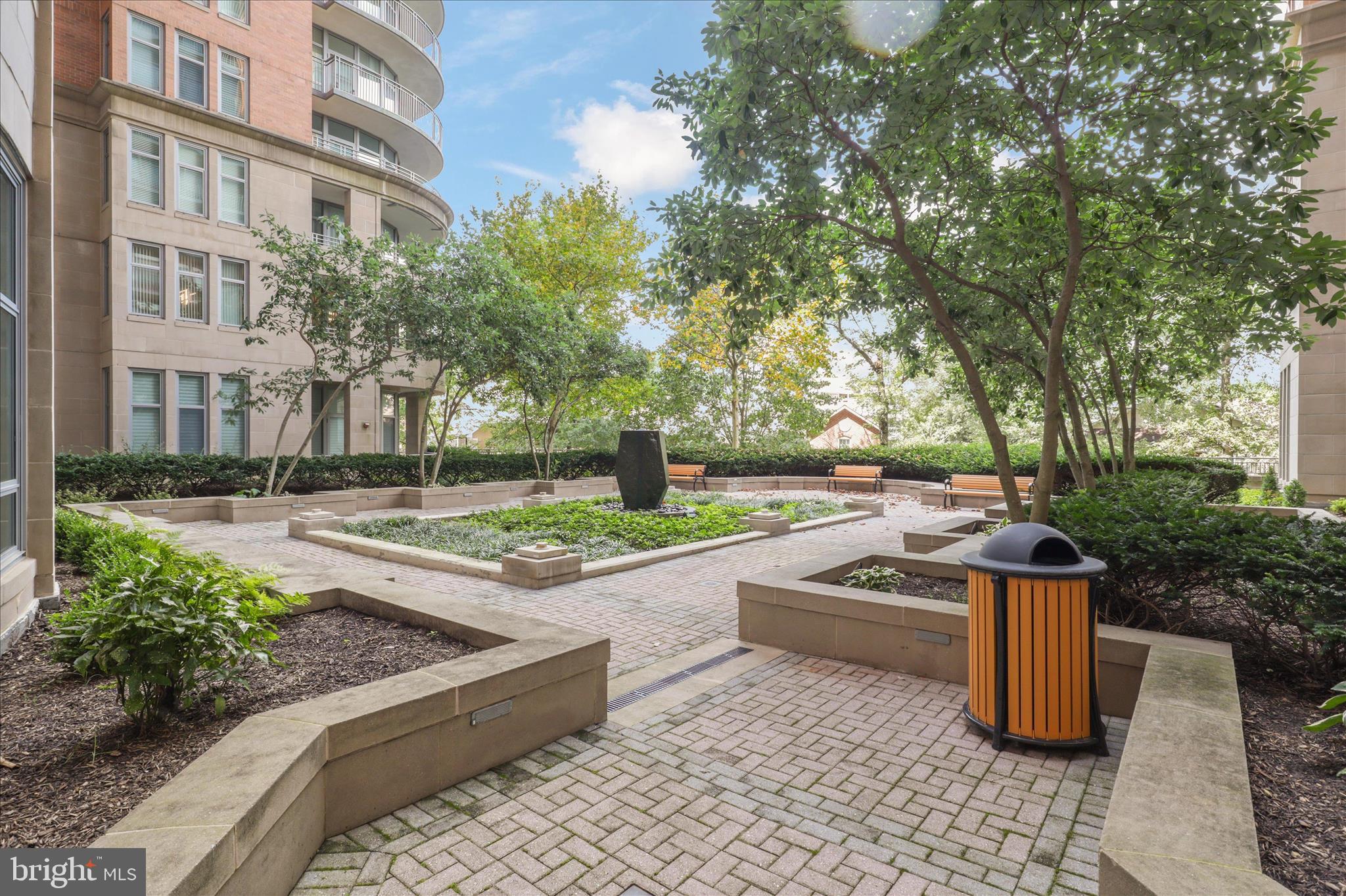 ONE PARK CREST CONDOMINIUM - Residential