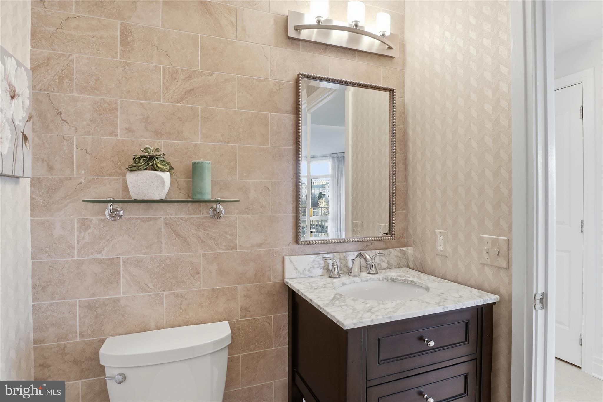 ONE PARK CREST CONDOMINIUM - Residential