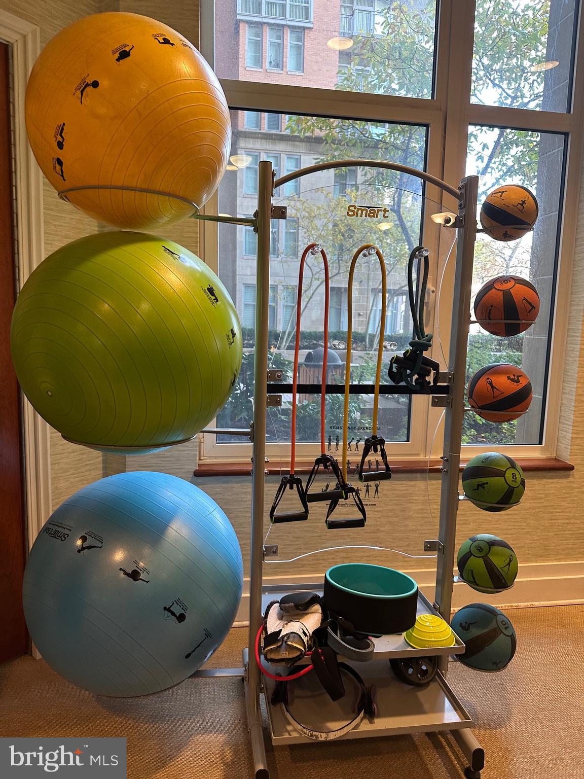 ONE PARK CREST CONDOMINIUM - Residential