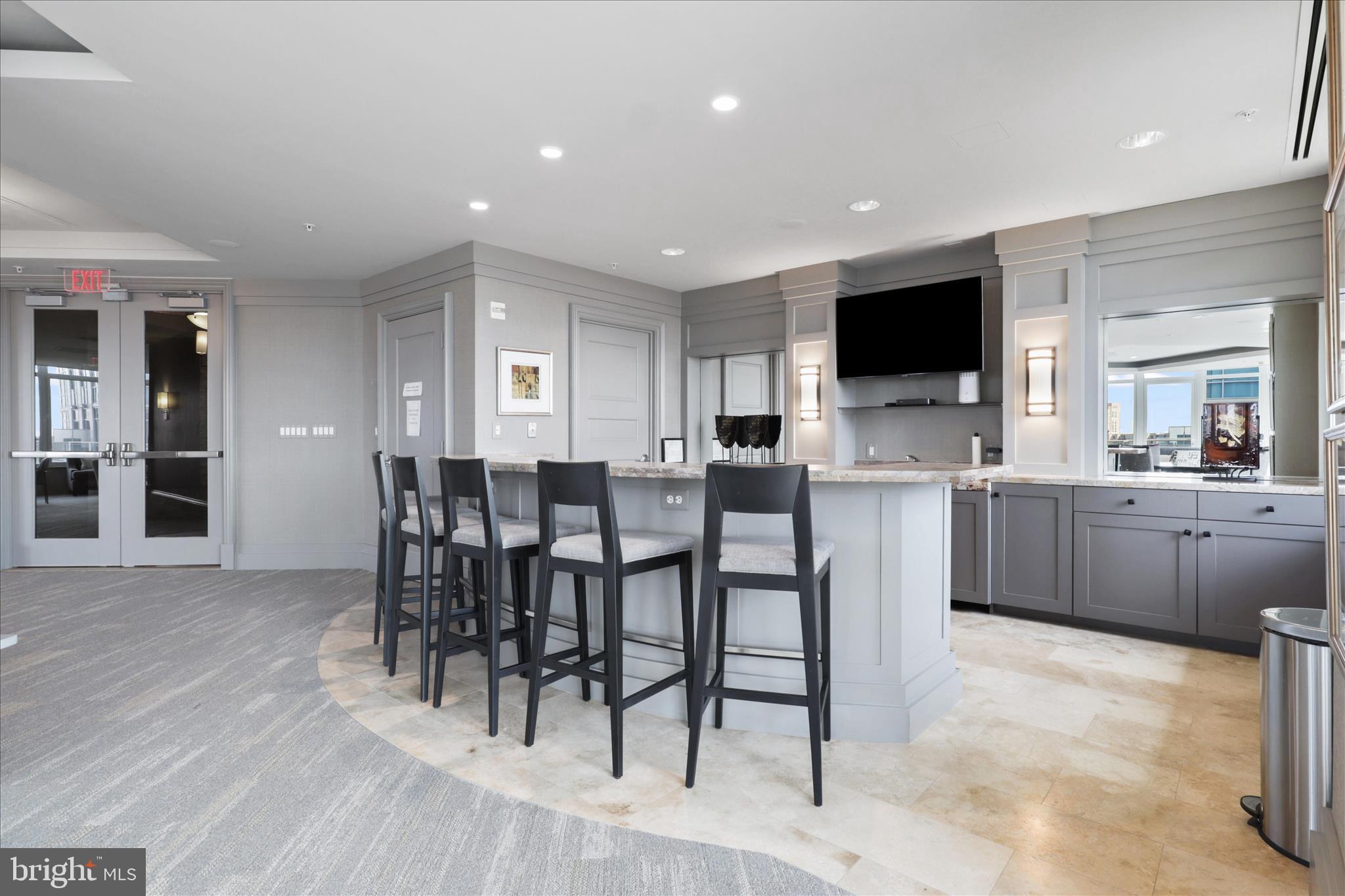 ONE PARK CREST CONDOMINIUM - Residential