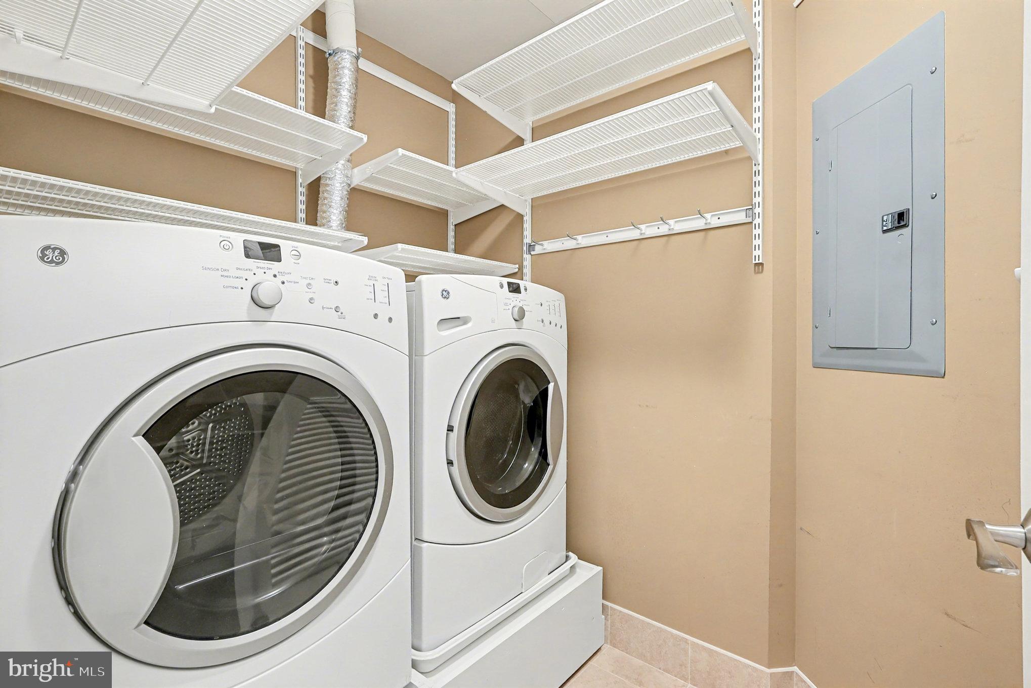 ONE PARK CREST CONDOMINIUM - Residential