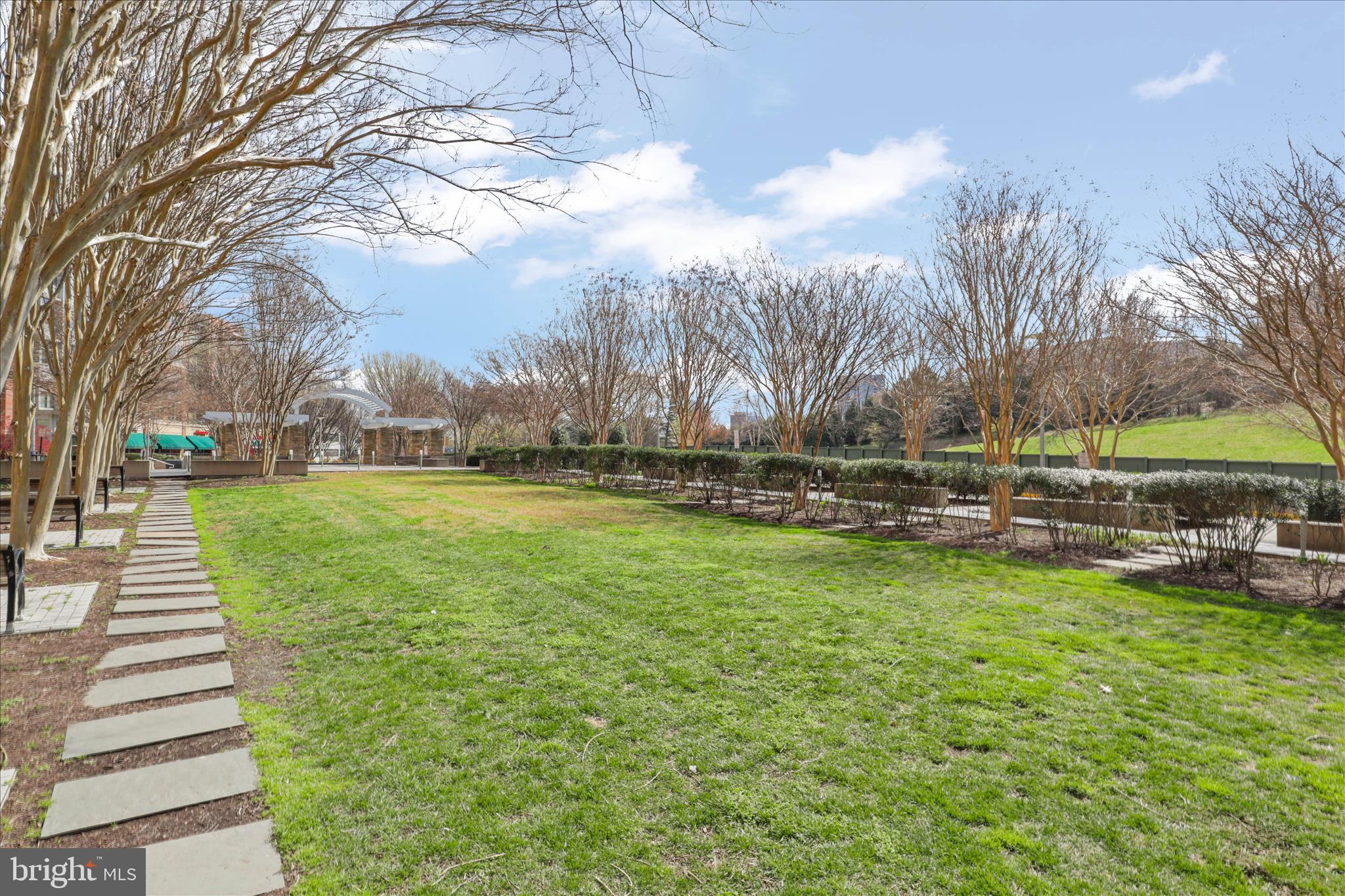 ONE PARK CREST CONDOMINIUM - Residential