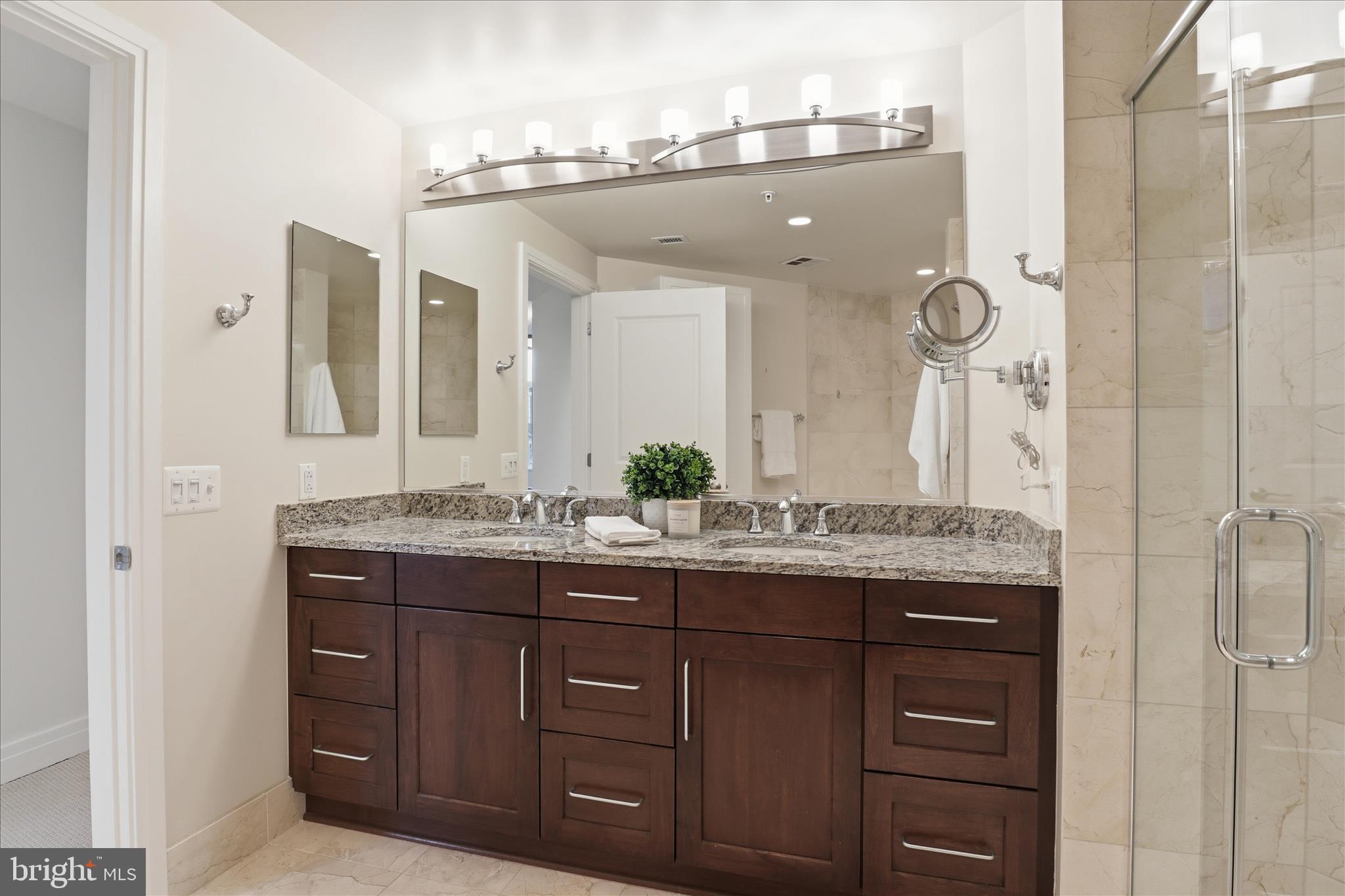 ONE PARK CREST CONDOMINIUM - Residential