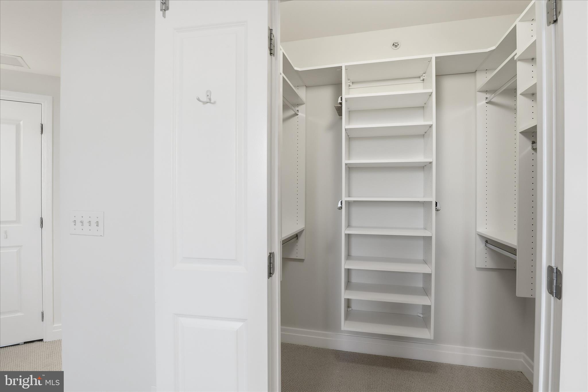 ONE PARK CREST CONDOMINIUM - Residential