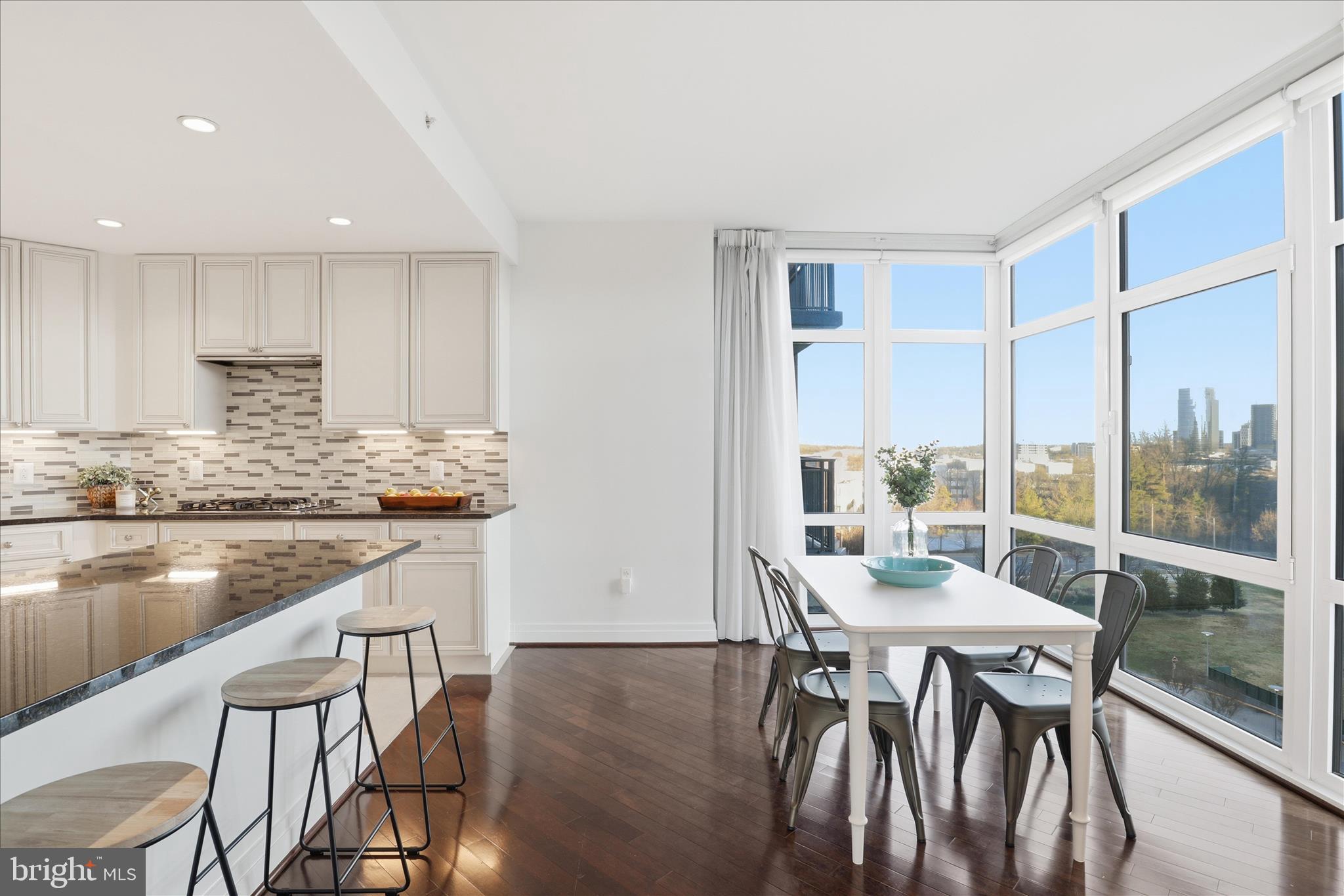 ONE PARK CREST CONDOMINIUM - Residential