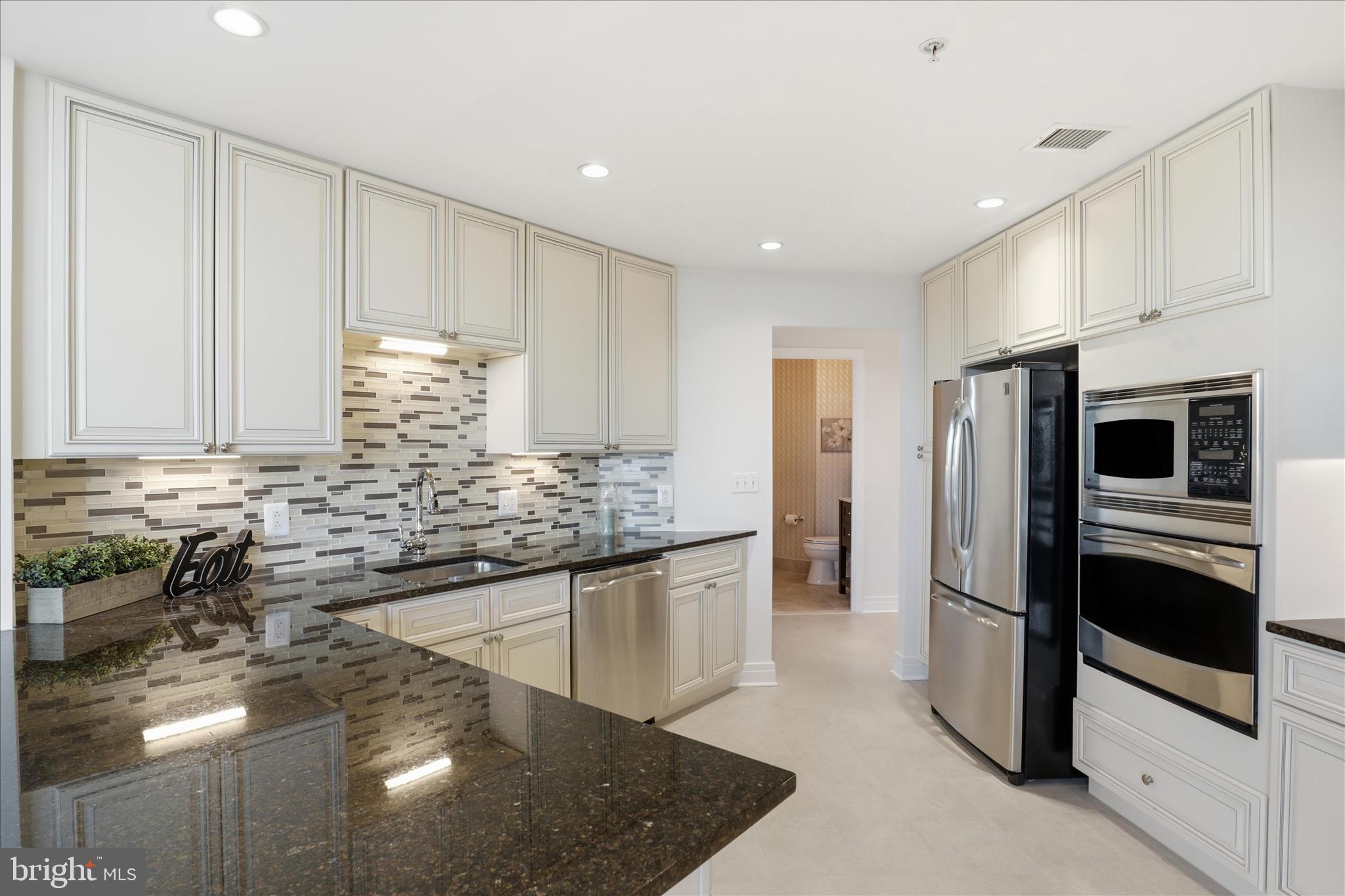 ONE PARK CREST CONDOMINIUM - Residential