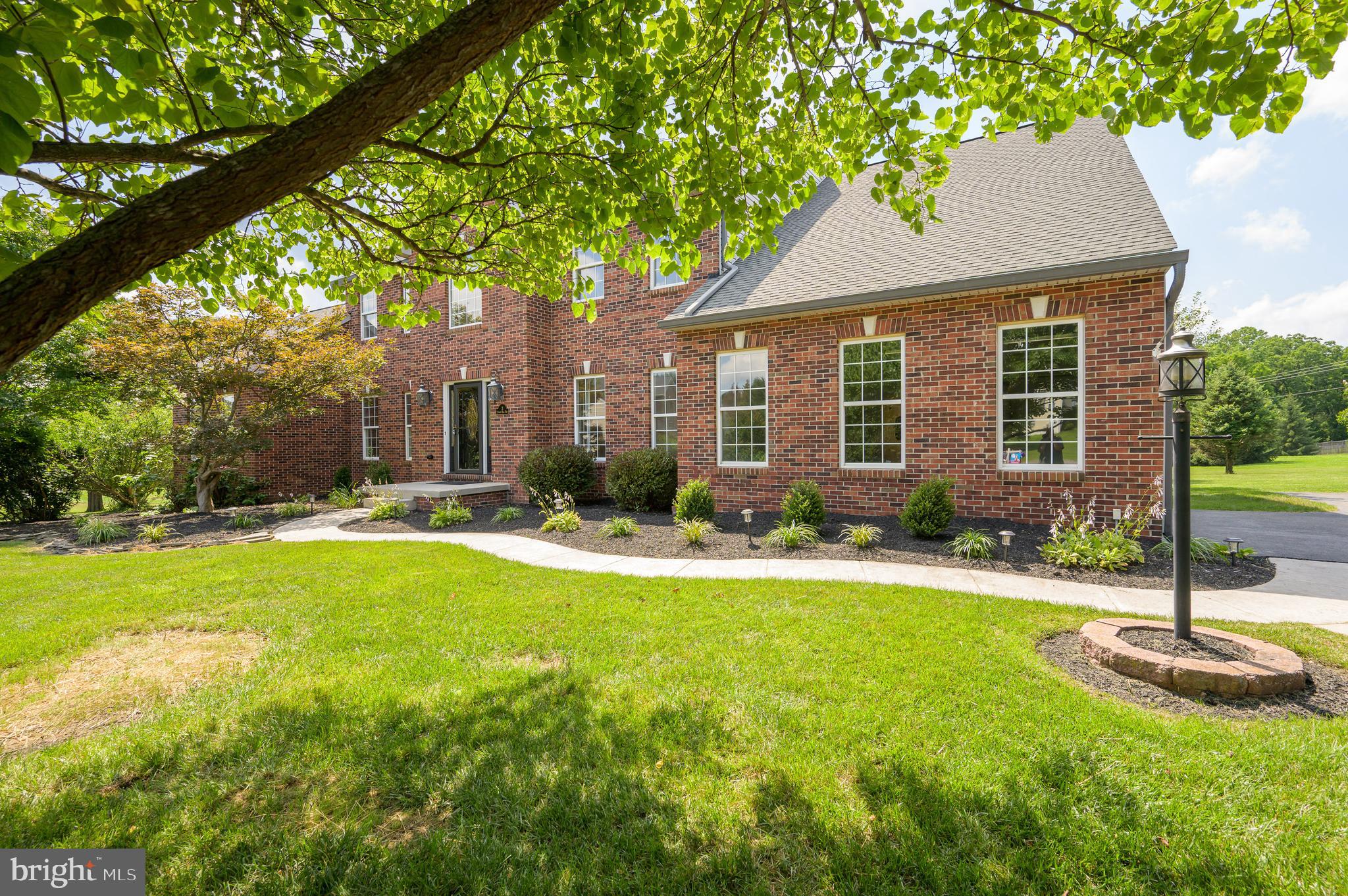 3 SPRUCE HILL WAY