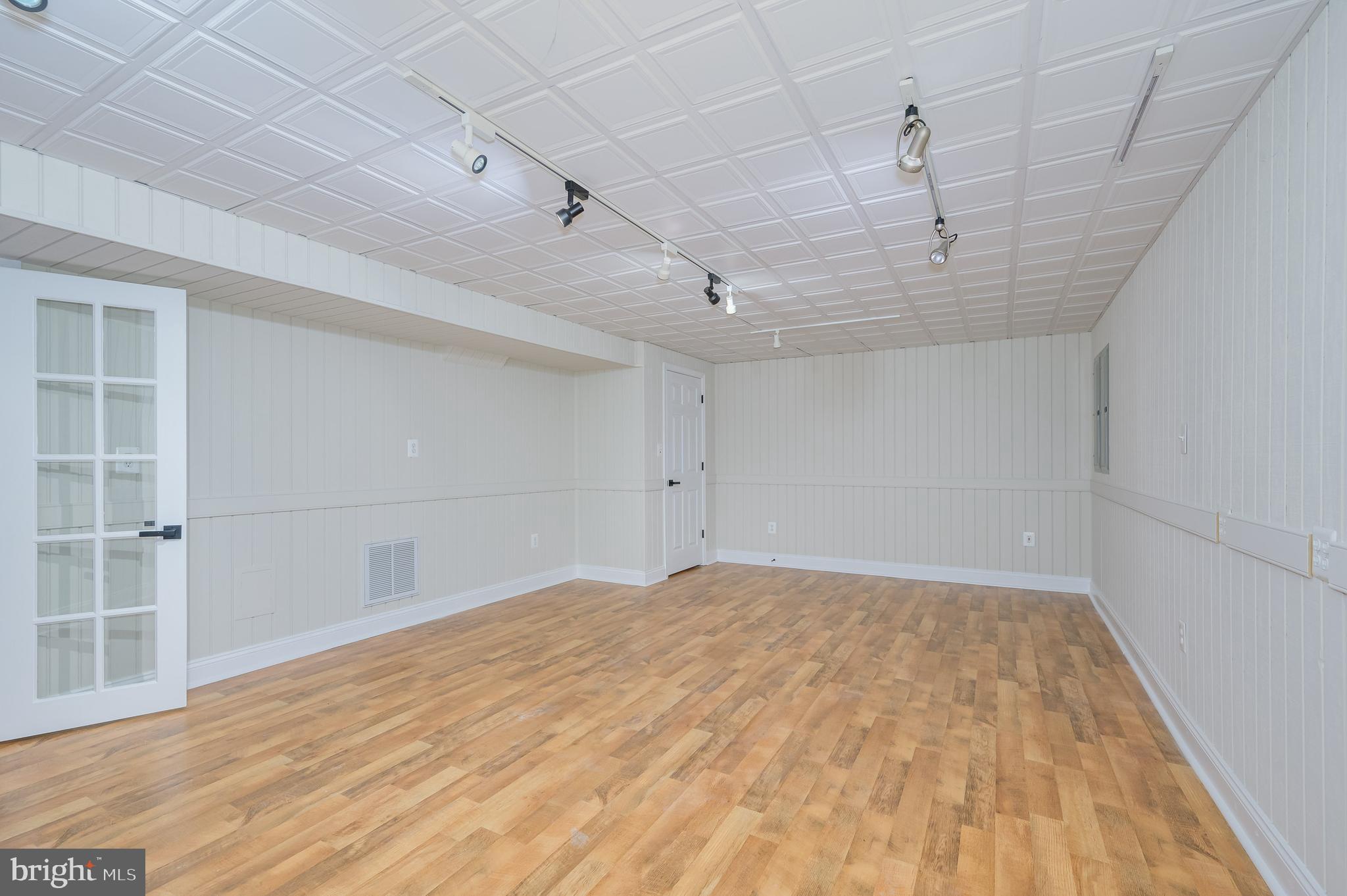 SPRUCE HILL ESTATES - Residential