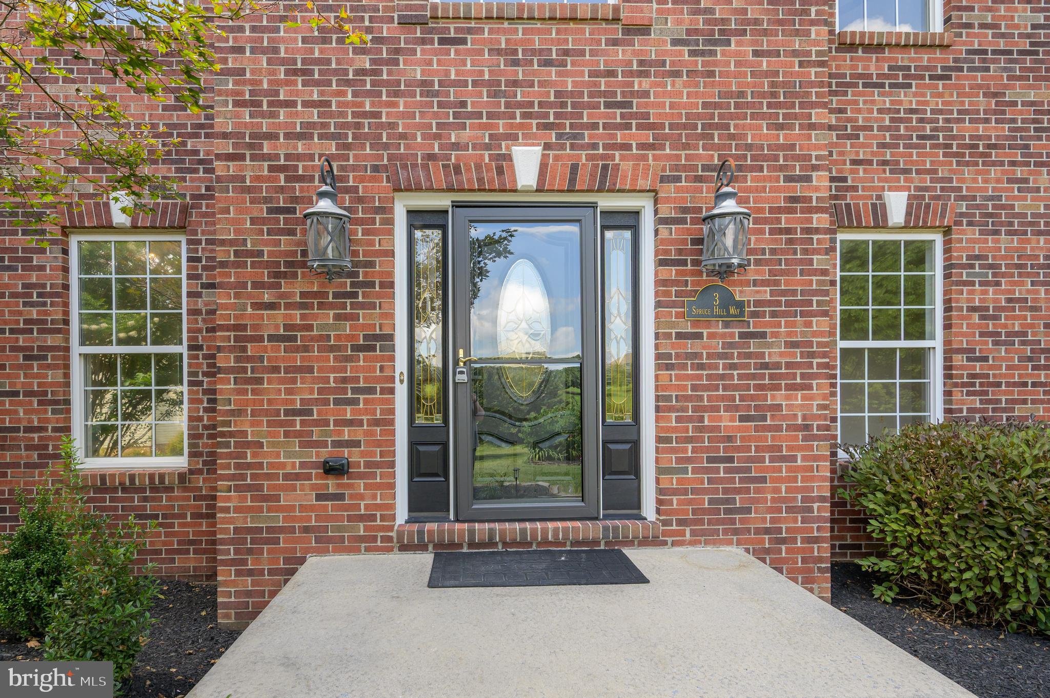 3 SPRUCE HILL WAY
