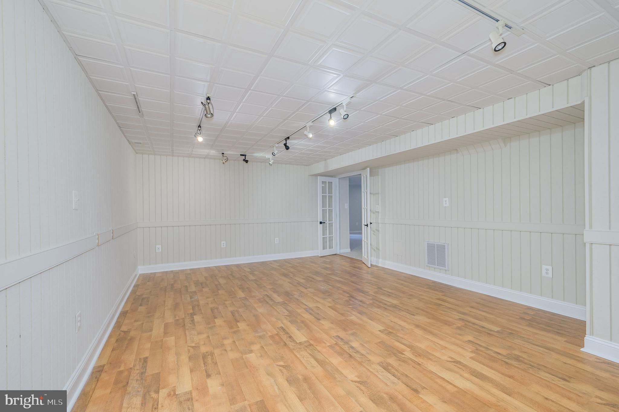 SPRUCE HILL ESTATES - Residential