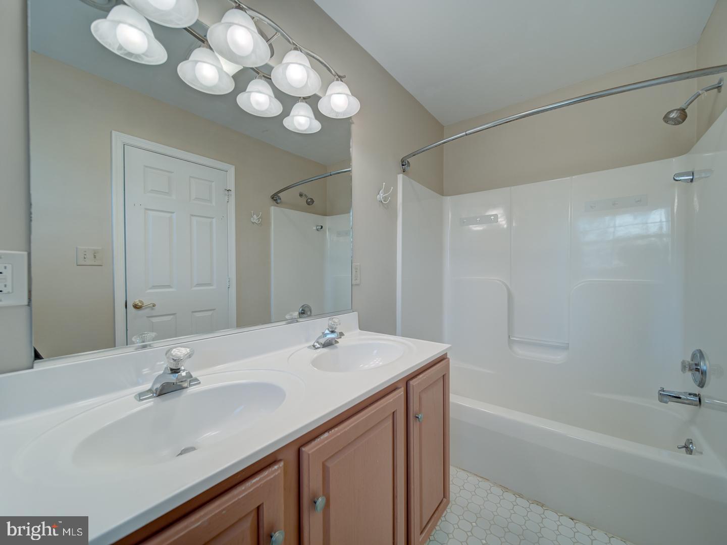 MOUNT AUGUSTINE - Residential