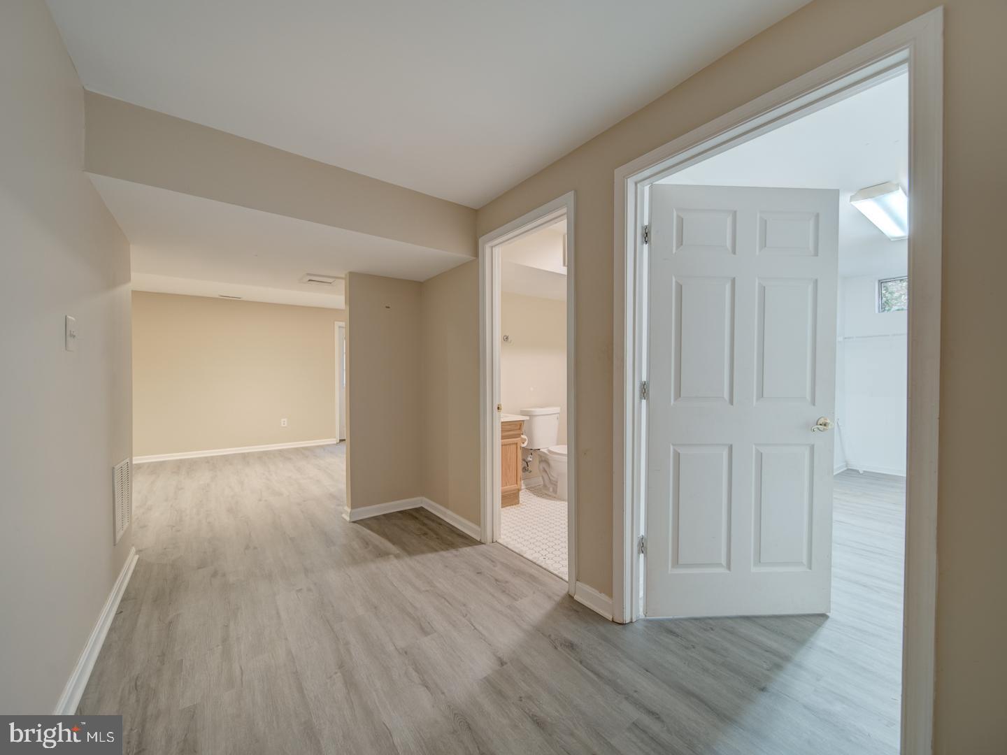 MOUNT AUGUSTINE - Residential