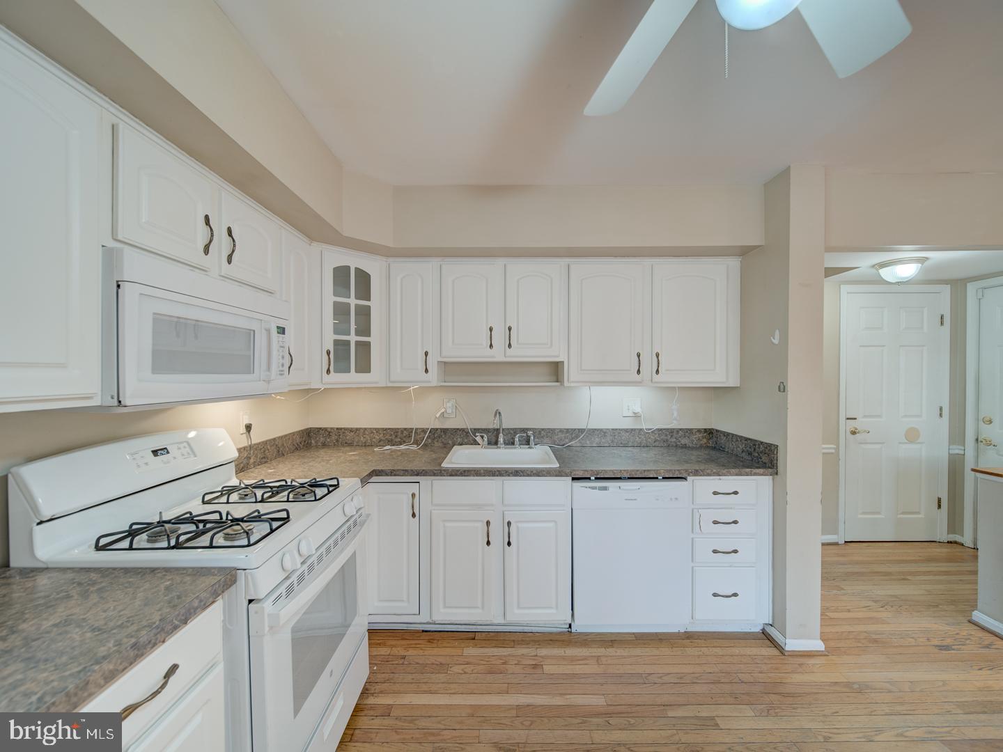 MOUNT AUGUSTINE - Residential