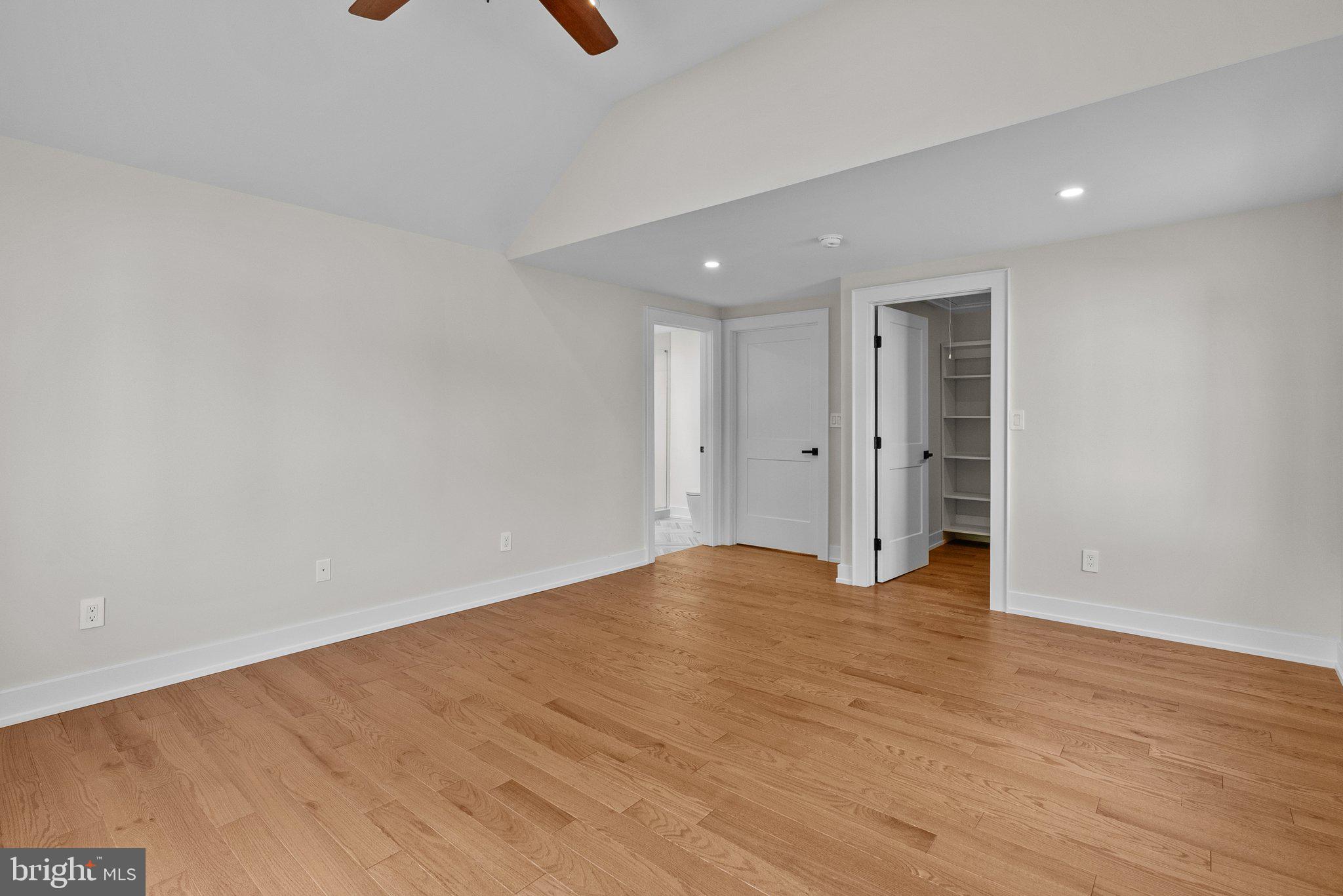 WASHINGTON CROSSING - Residential