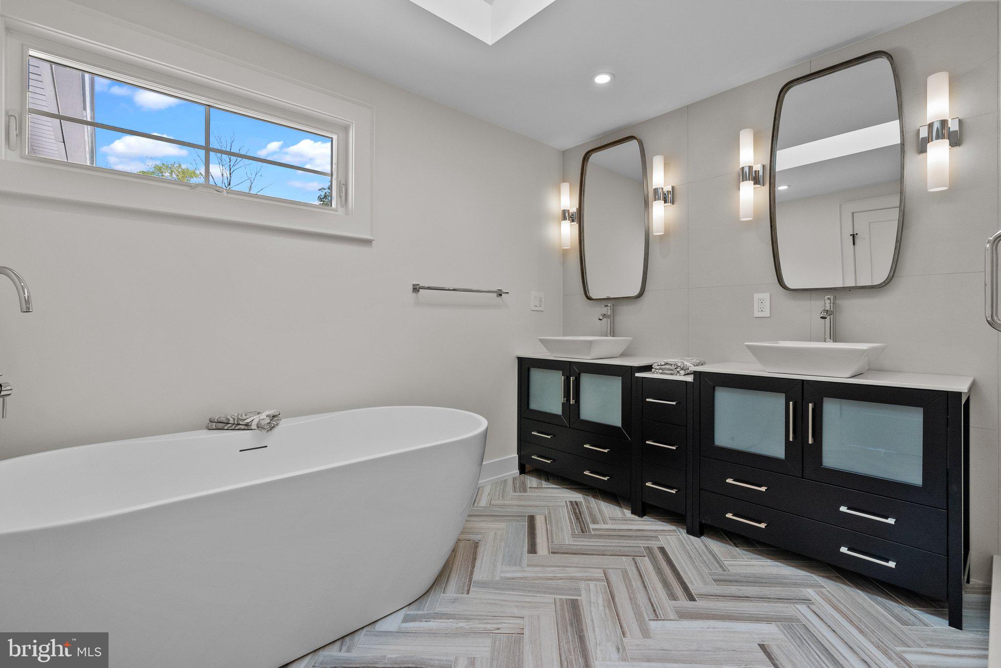 WASHINGTON CROSSING - Residential