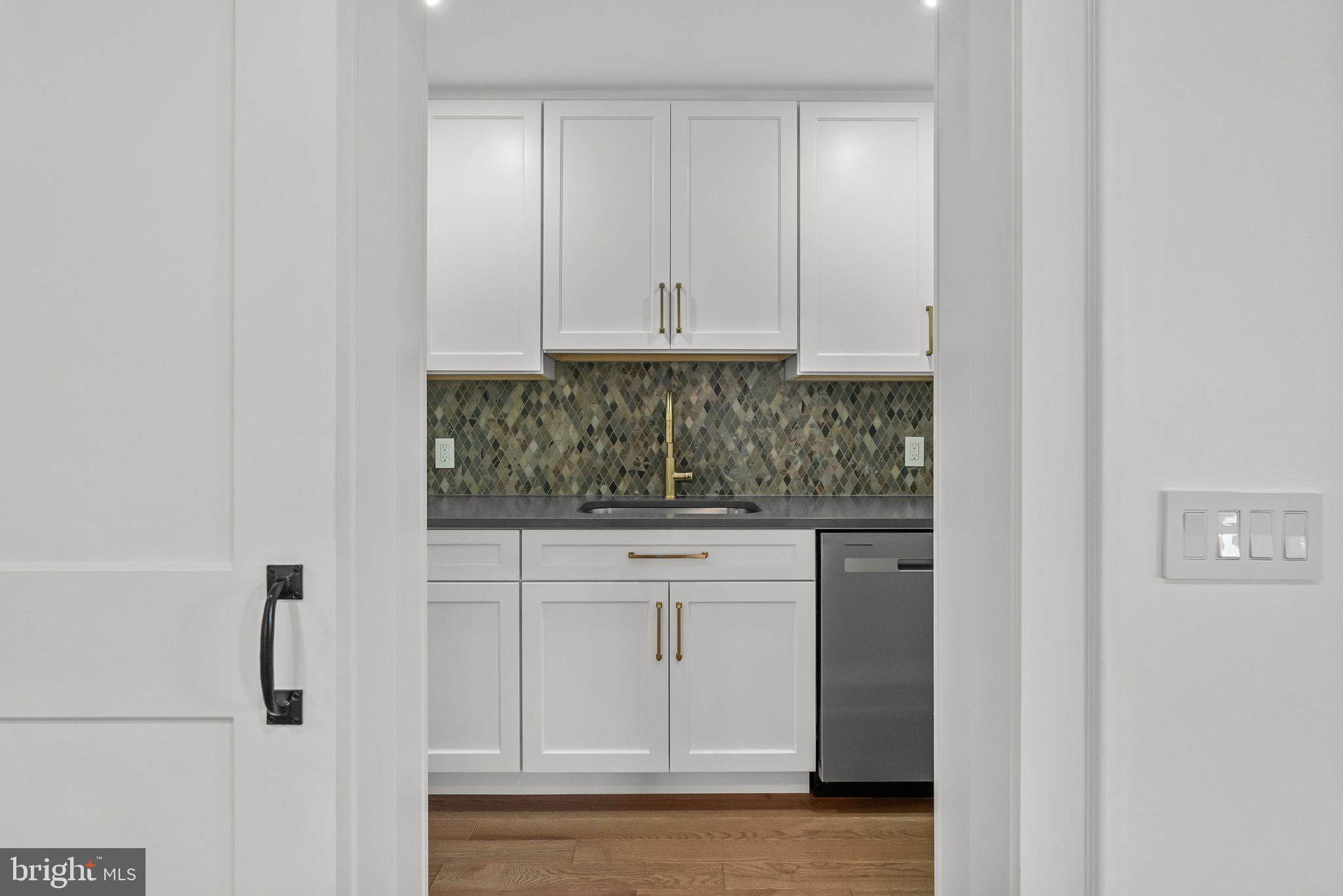 WASHINGTON CROSSING - Residential