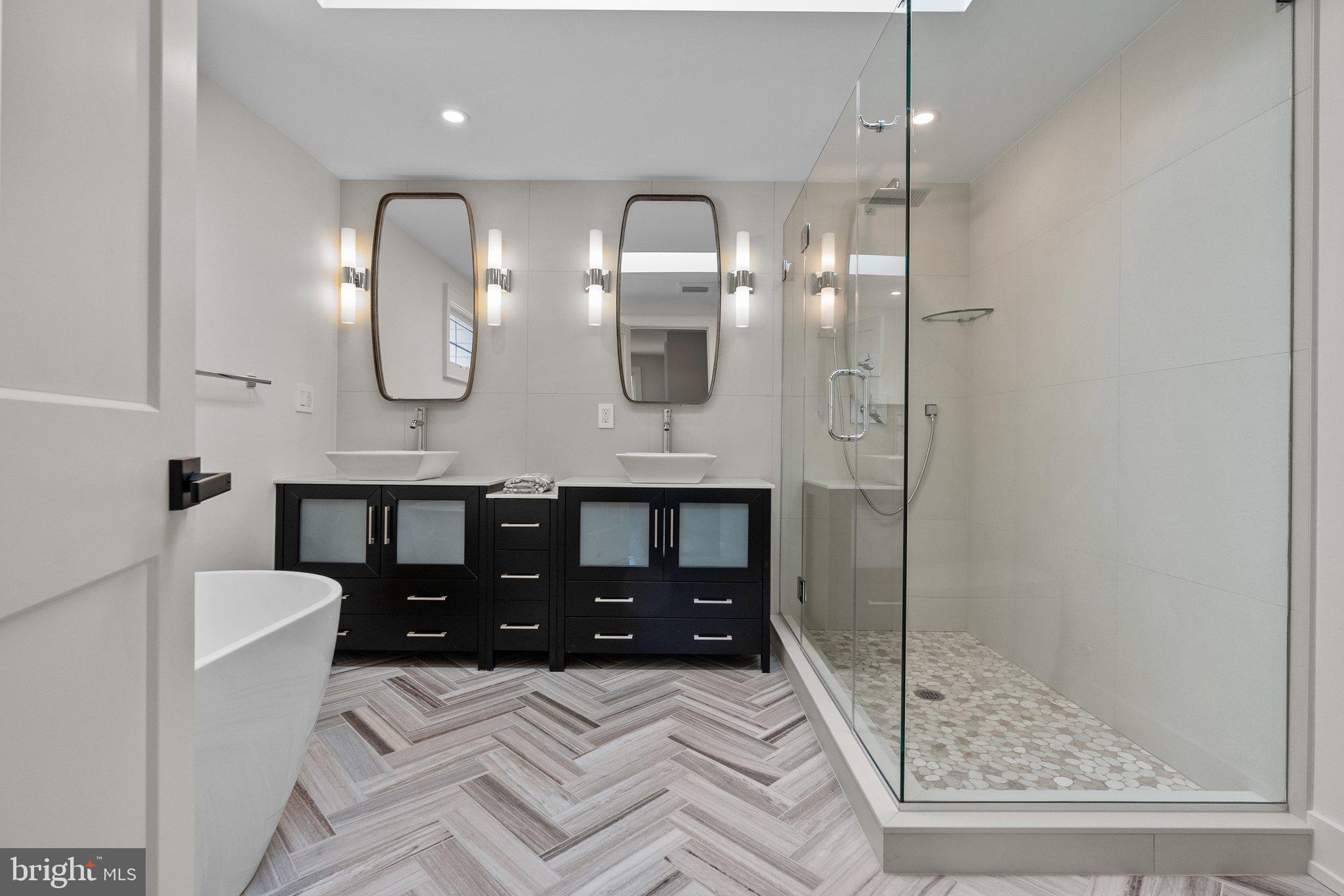 WASHINGTON CROSSING - Residential