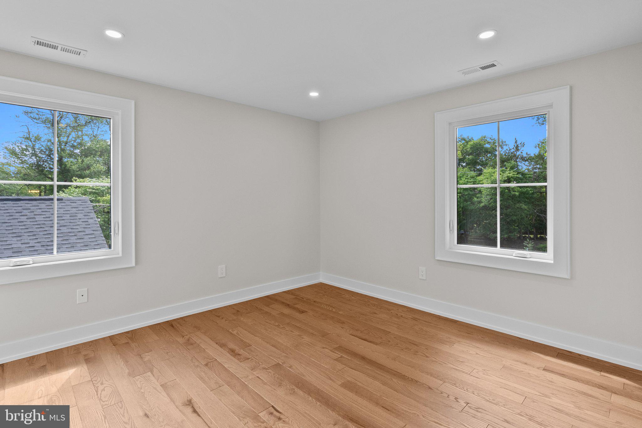 WASHINGTON CROSSING - Residential