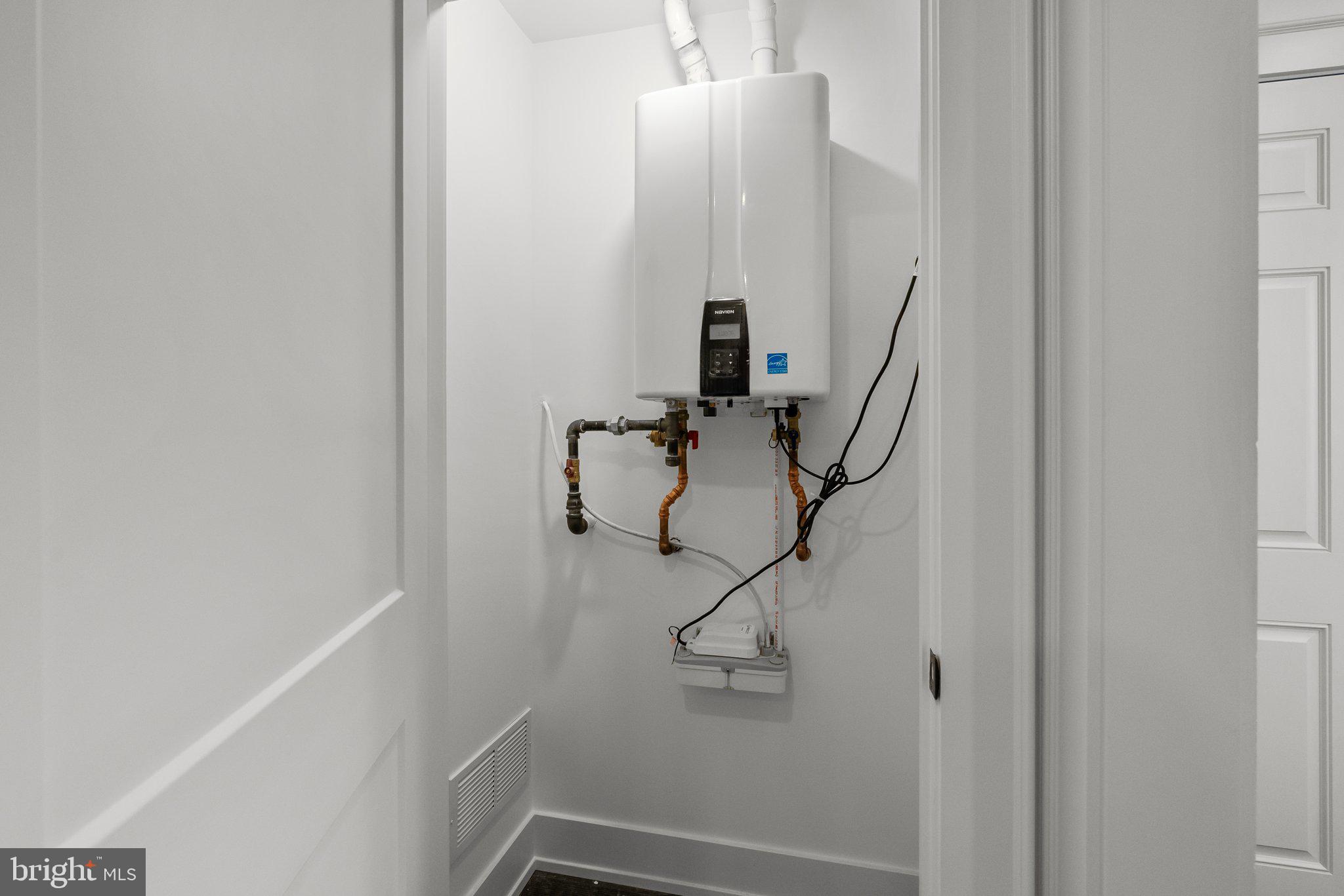 WASHINGTON CROSSING - Residential