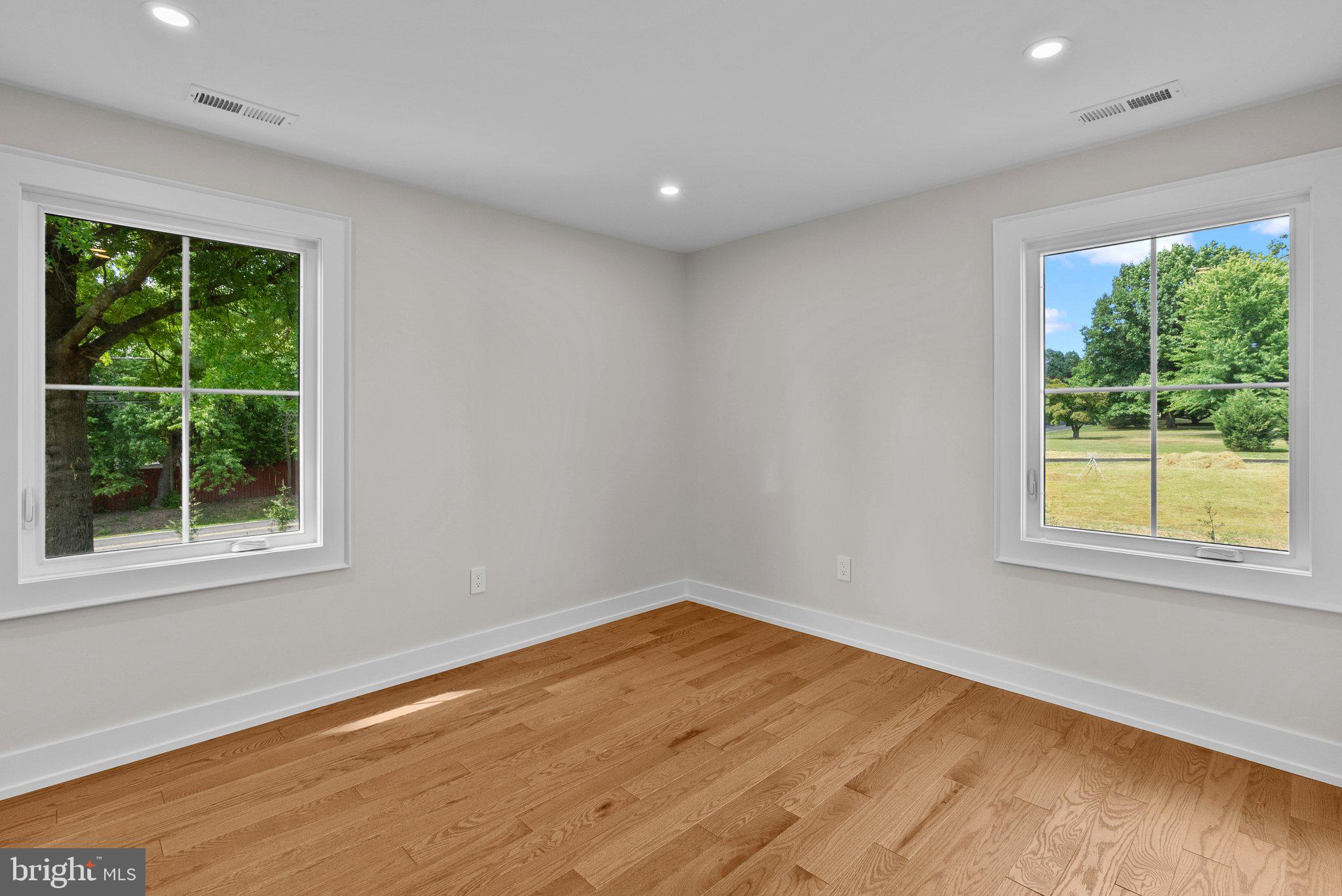 WASHINGTON CROSSING - Residential