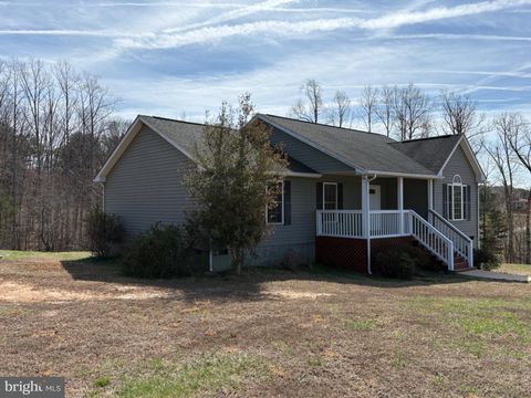Homes For Sale - 41 Elizabeth Lane<br/> LOUISA, VA 23093